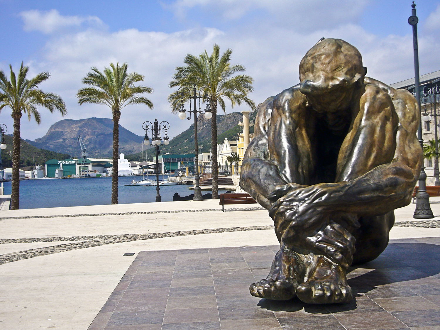 Escultura El Zulo, por Rodrigo Nieto
