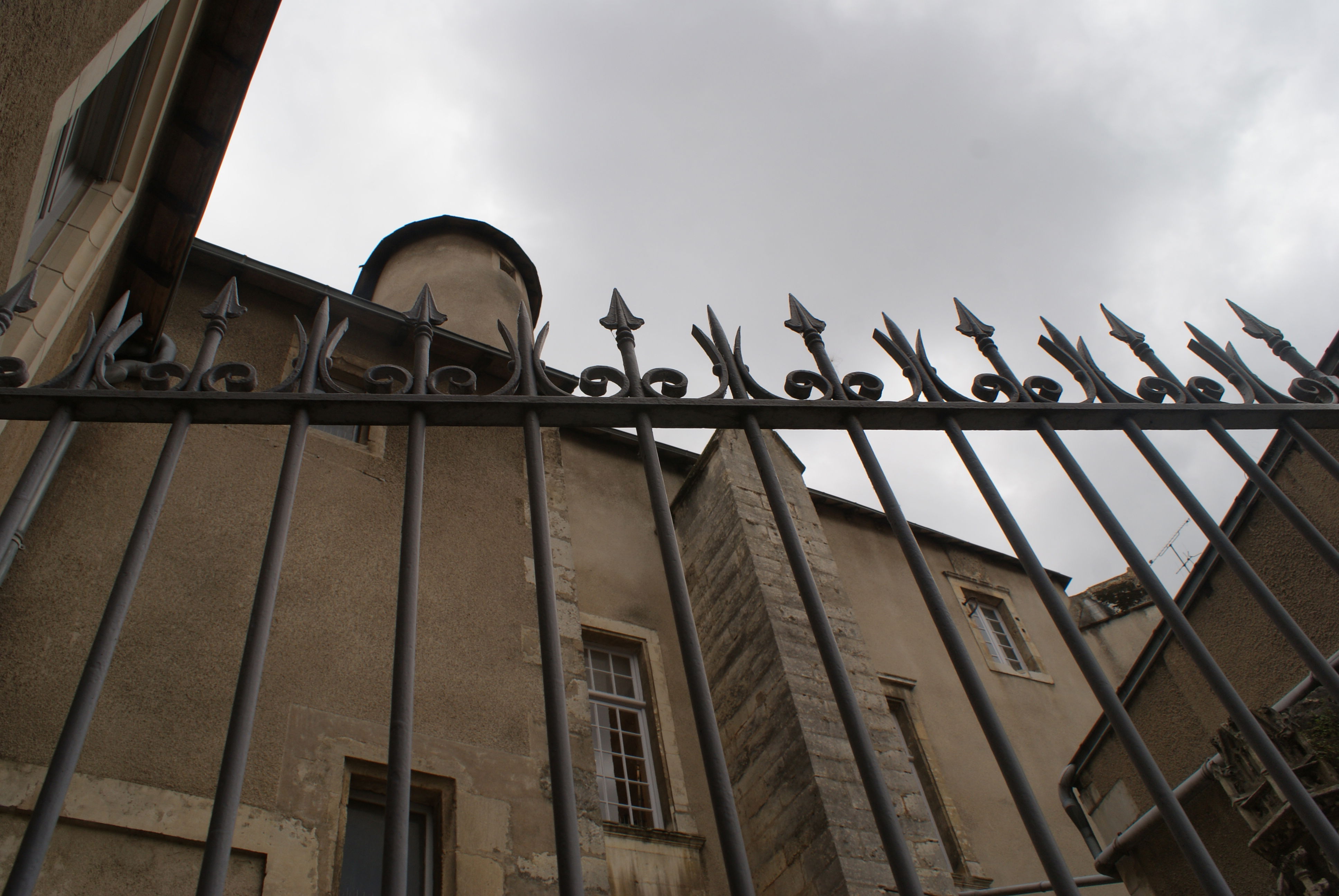 Atracciones en Poitiers que cautivan y sorprenden al visitante