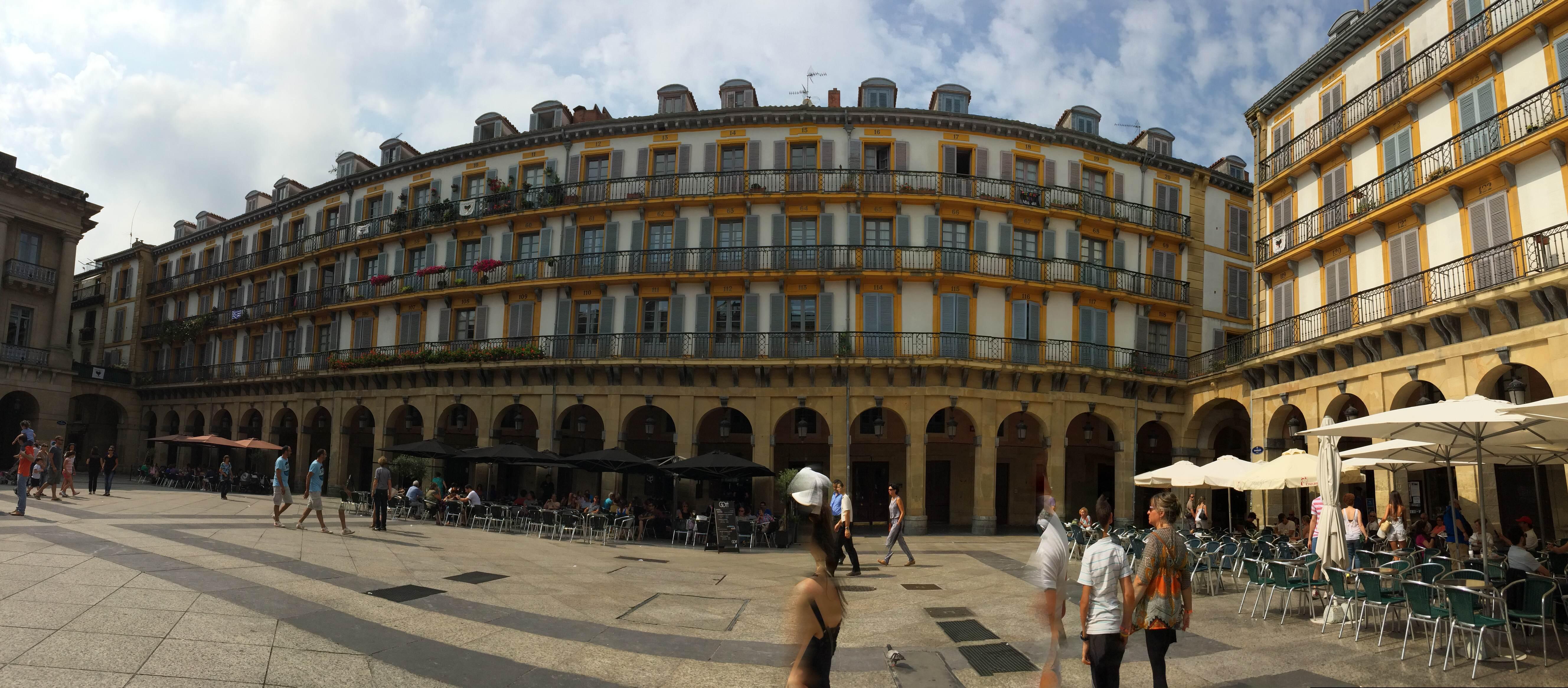 Plazas en San Sebastián que cautivan con su encanto y belleza