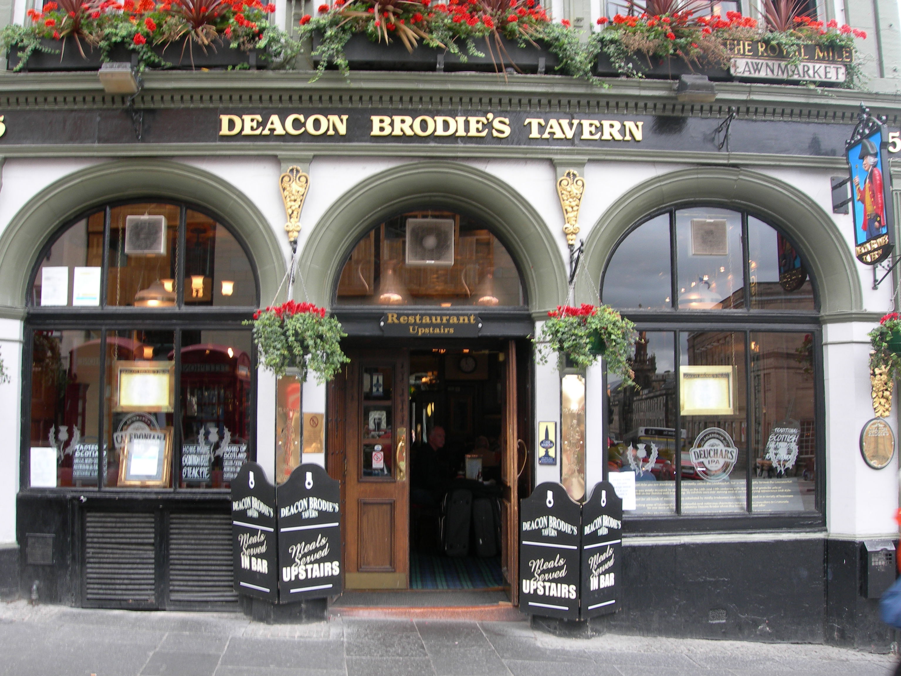 Deacon Brodies Tavern in Edinburgh 4 reviews and 6 photos