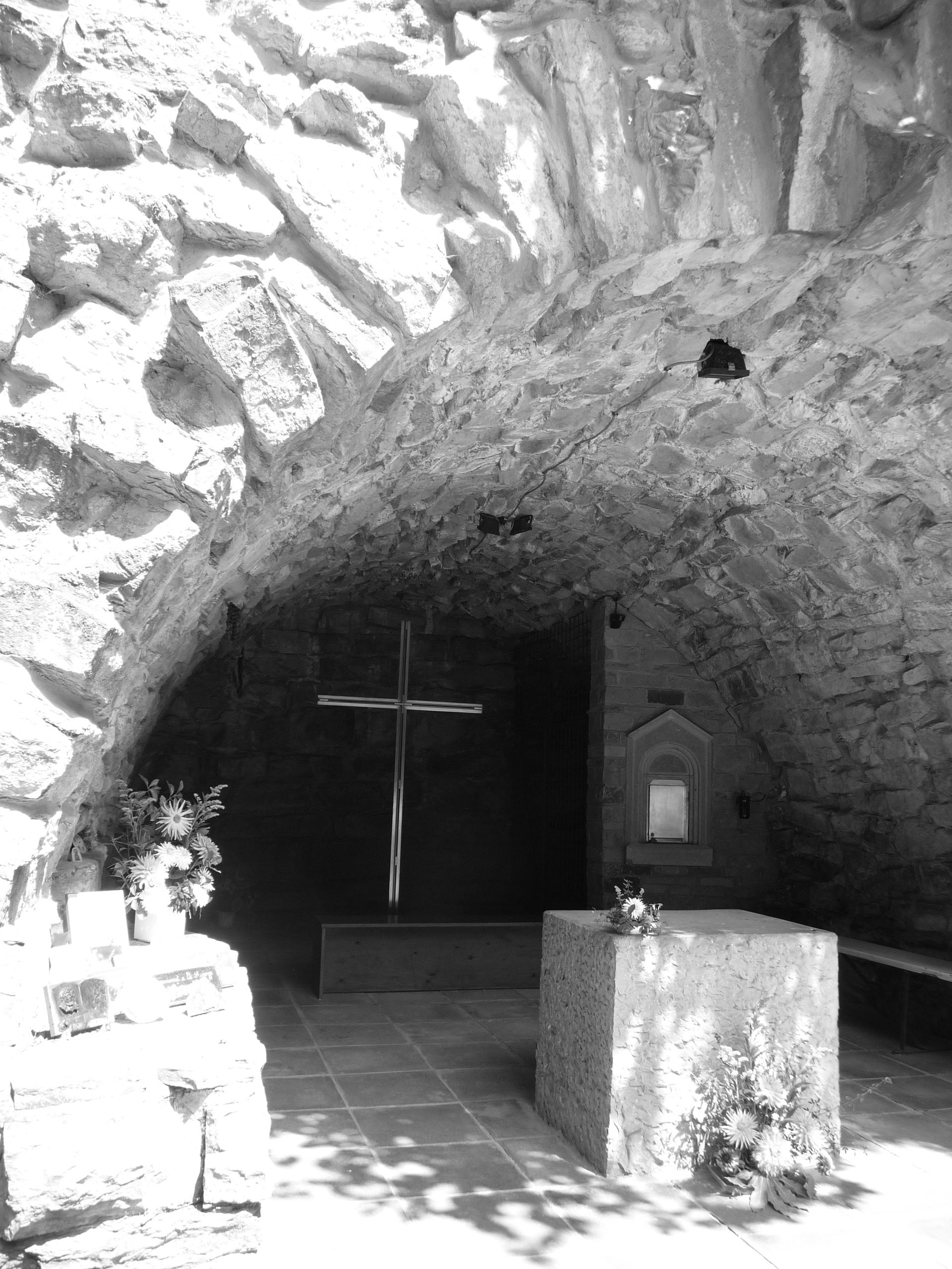 Grotte Notre Dame de Lourdes, por France Dutertre