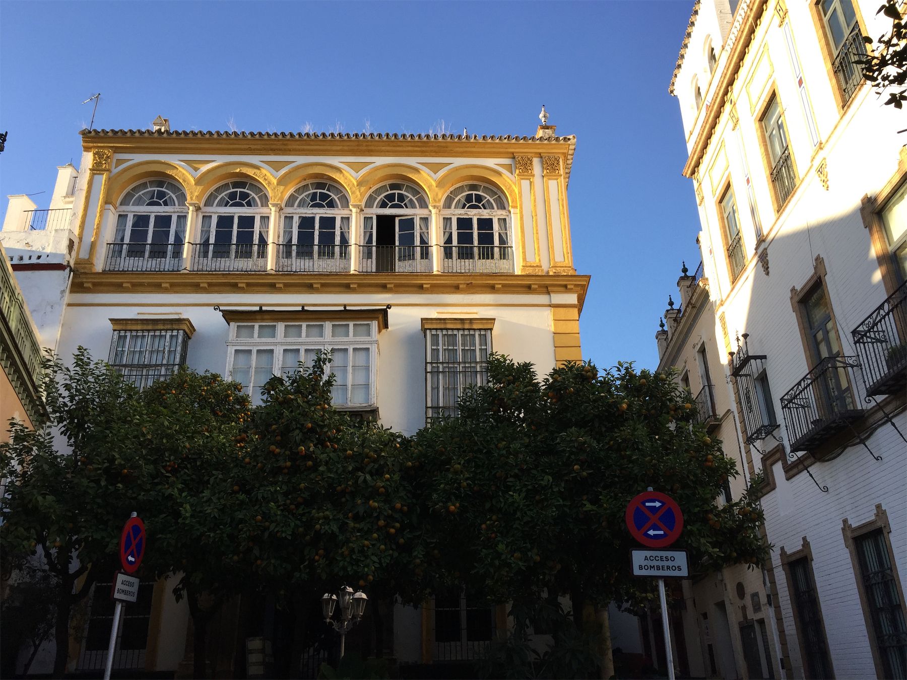 Plaza de Santa Cruz, por Vicente Mateo Vercher
