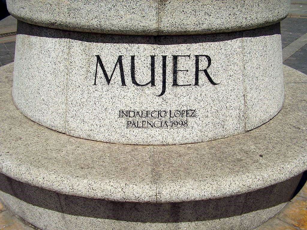 Escultura a la Mujer ("La Gorda"), por Lala
