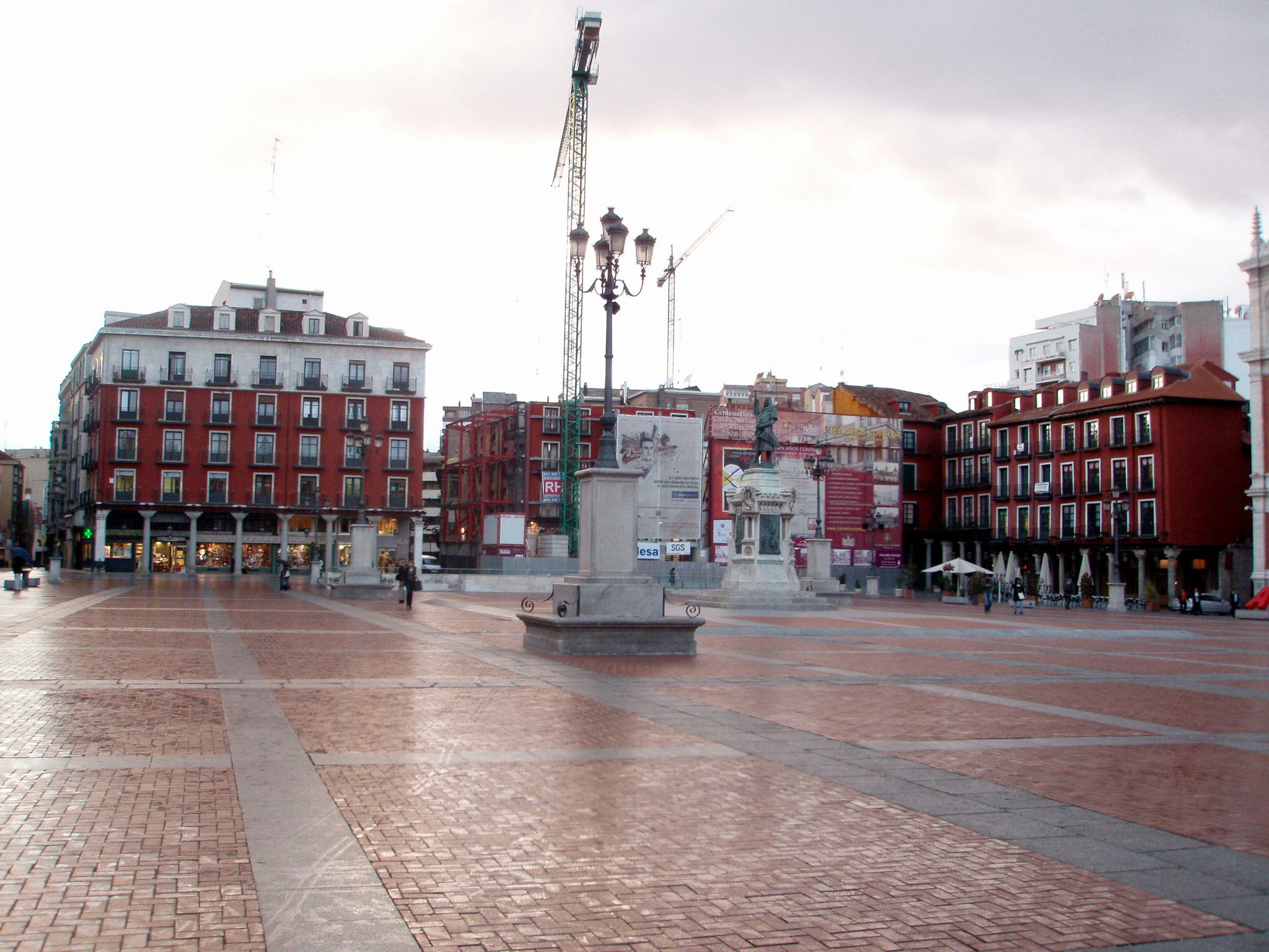 Estatua del Conde Ansúrez, por Olga