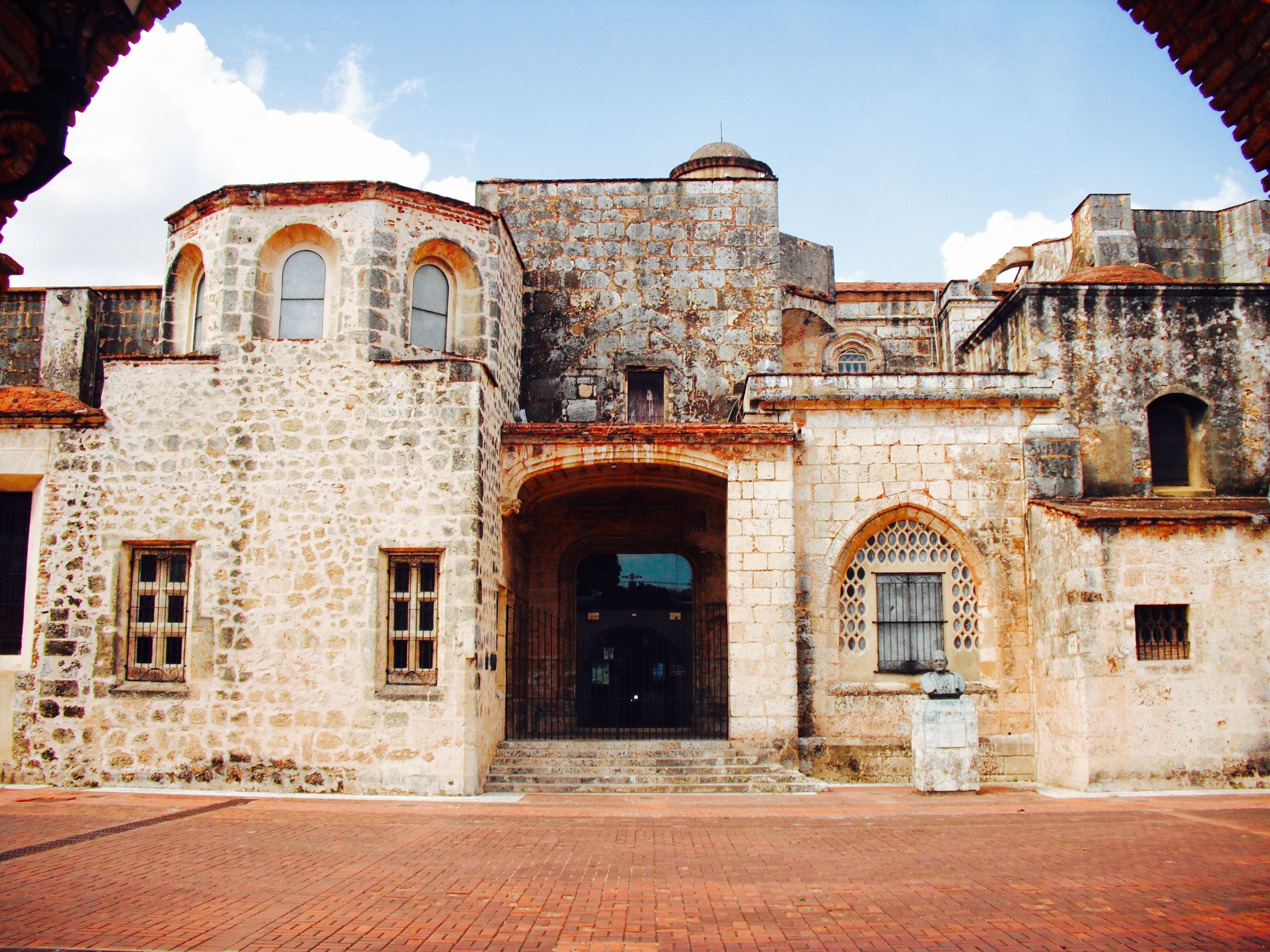 Plazas en Santo Domingo: un recorrido por sus encantos y culturas