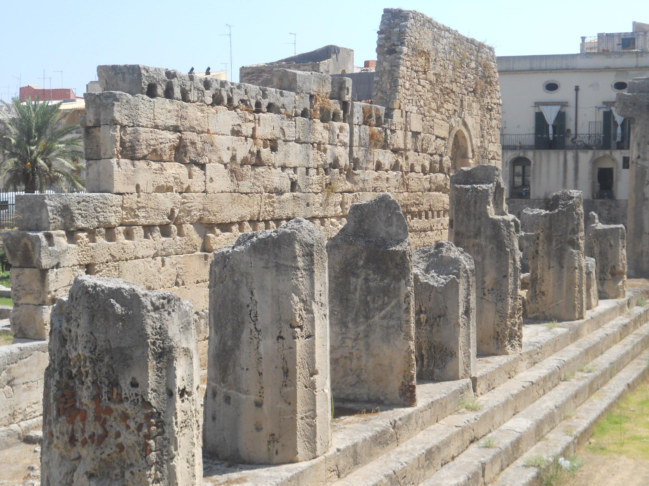 Templo de Apolo, por Azzonzo
