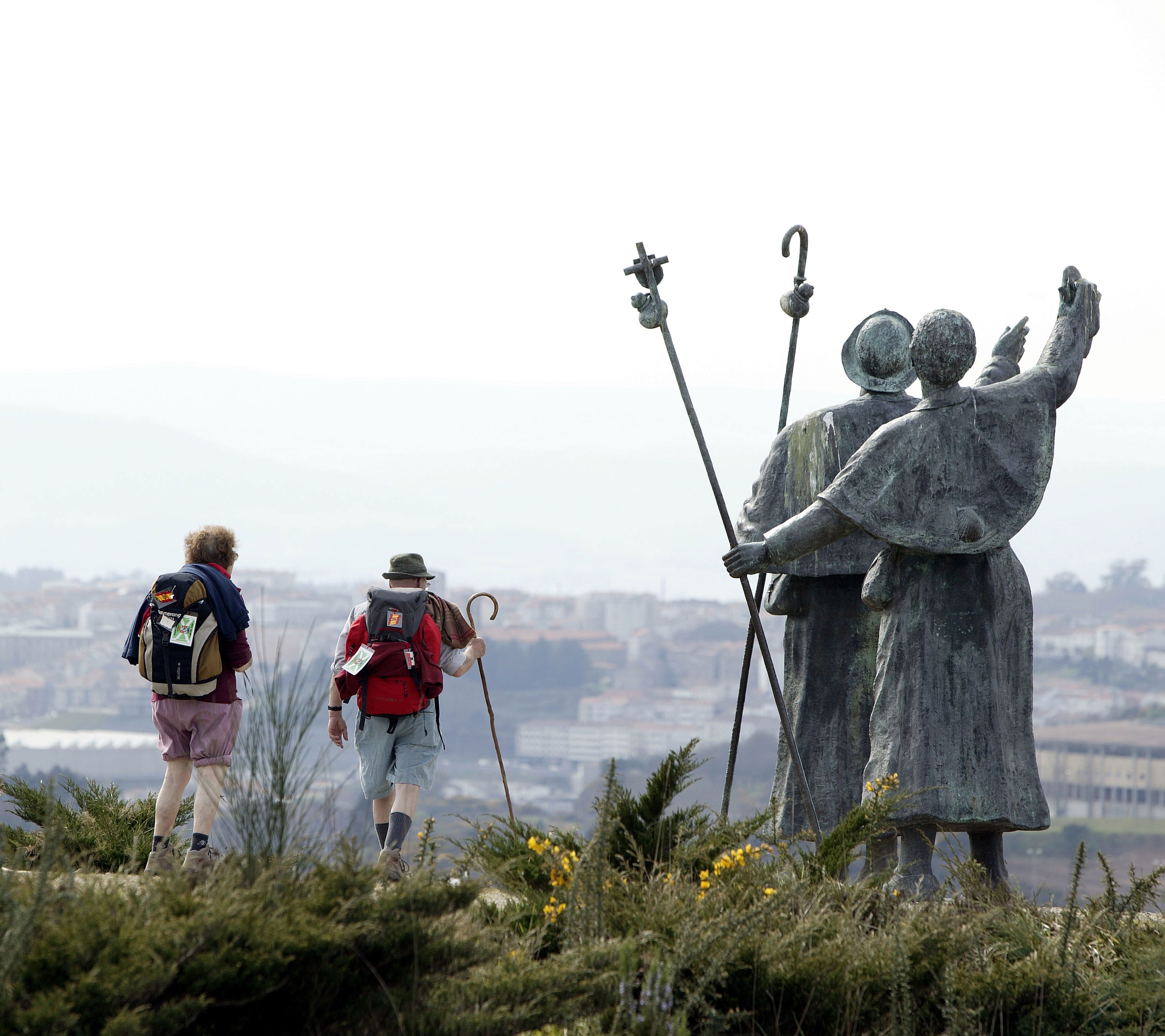 Сантьяго иаков. Путь Святого Иакова (Camino de Santiago). Сантьяго-де-Компостела путь Пилигрима. Испания тропа Святого Якова. Путь Святого Иакова (Камино-де-Сантьяго).