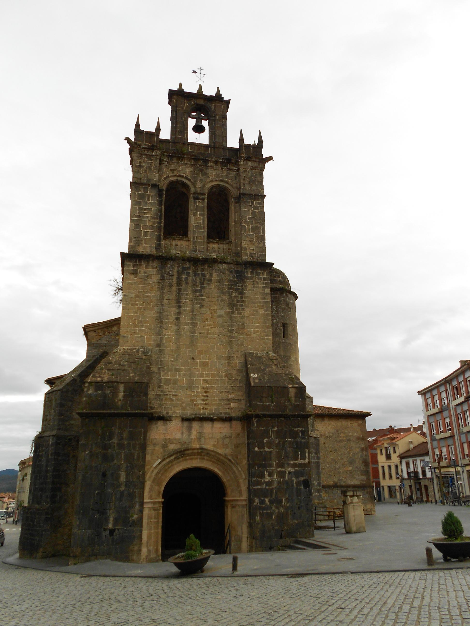 Colegiata de Santa María la Mayor de Salas, por aurora_alv