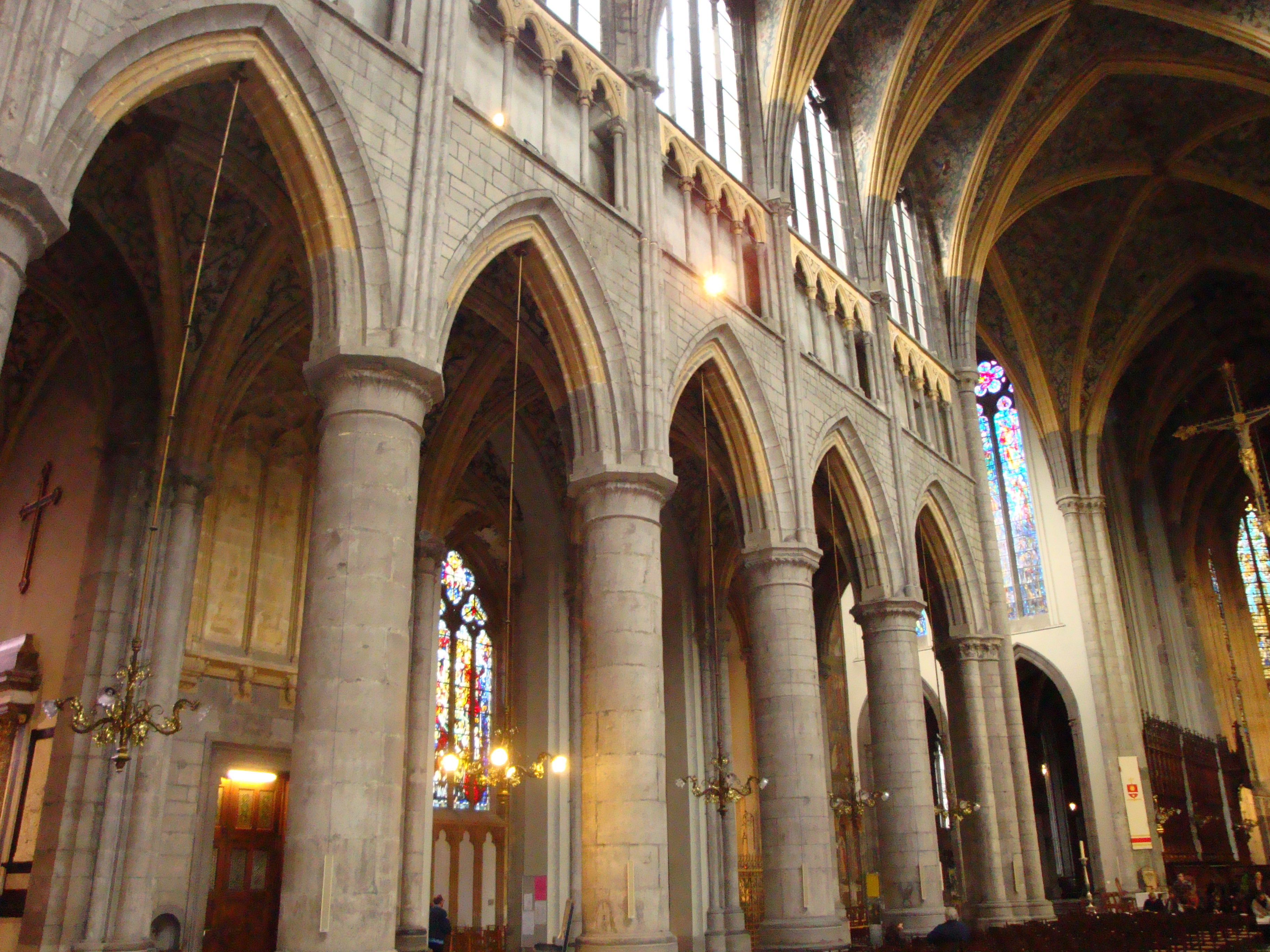 Praça da Sé - SP Brasil  Barcelona cathedral, Cologne cathedral, Cathedral