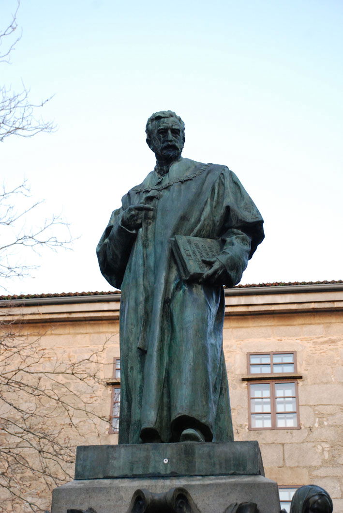 Estatua de Montero Ríos, por Reconquista