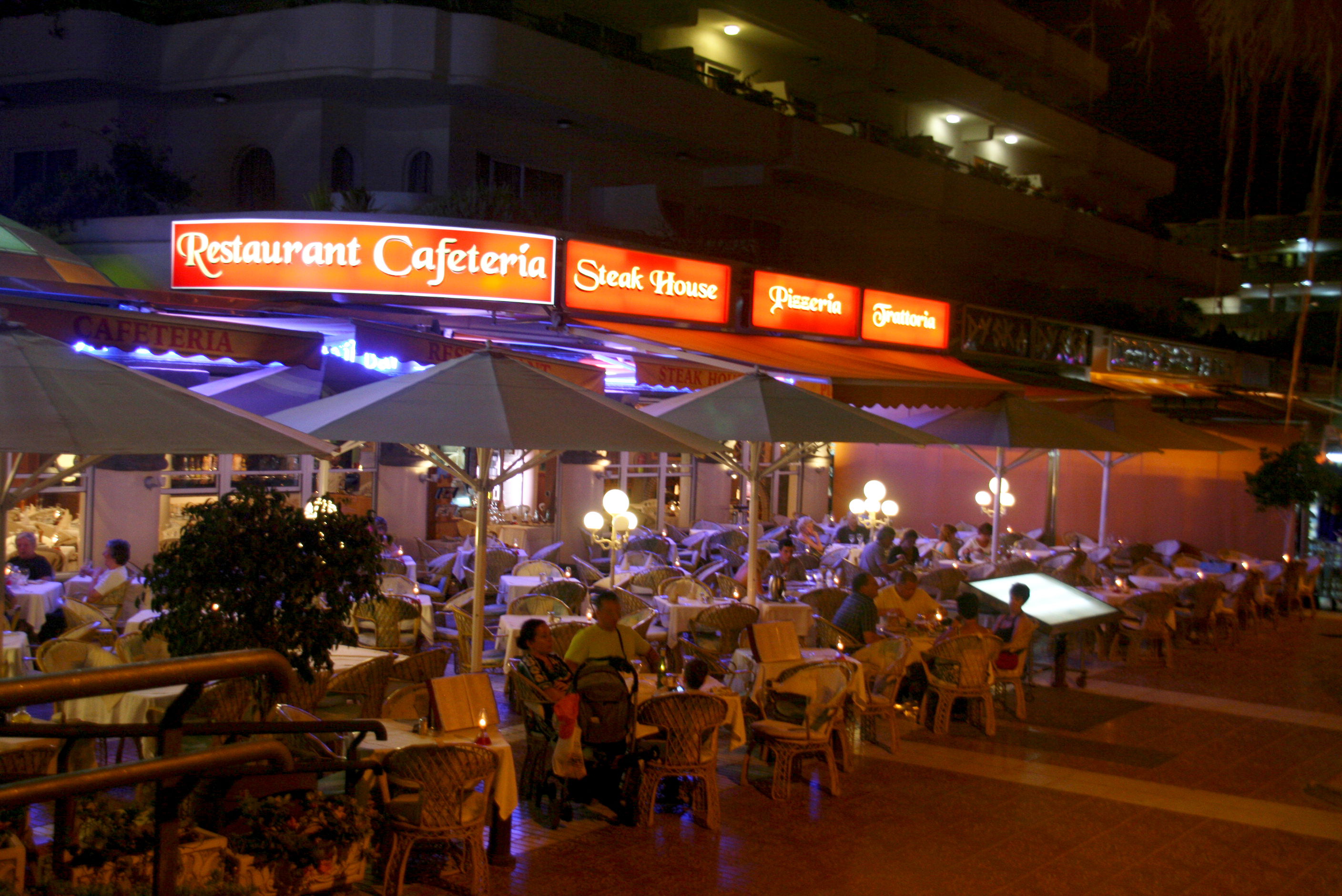 Ambiente Nocturno en Costa Adeje, por Lala