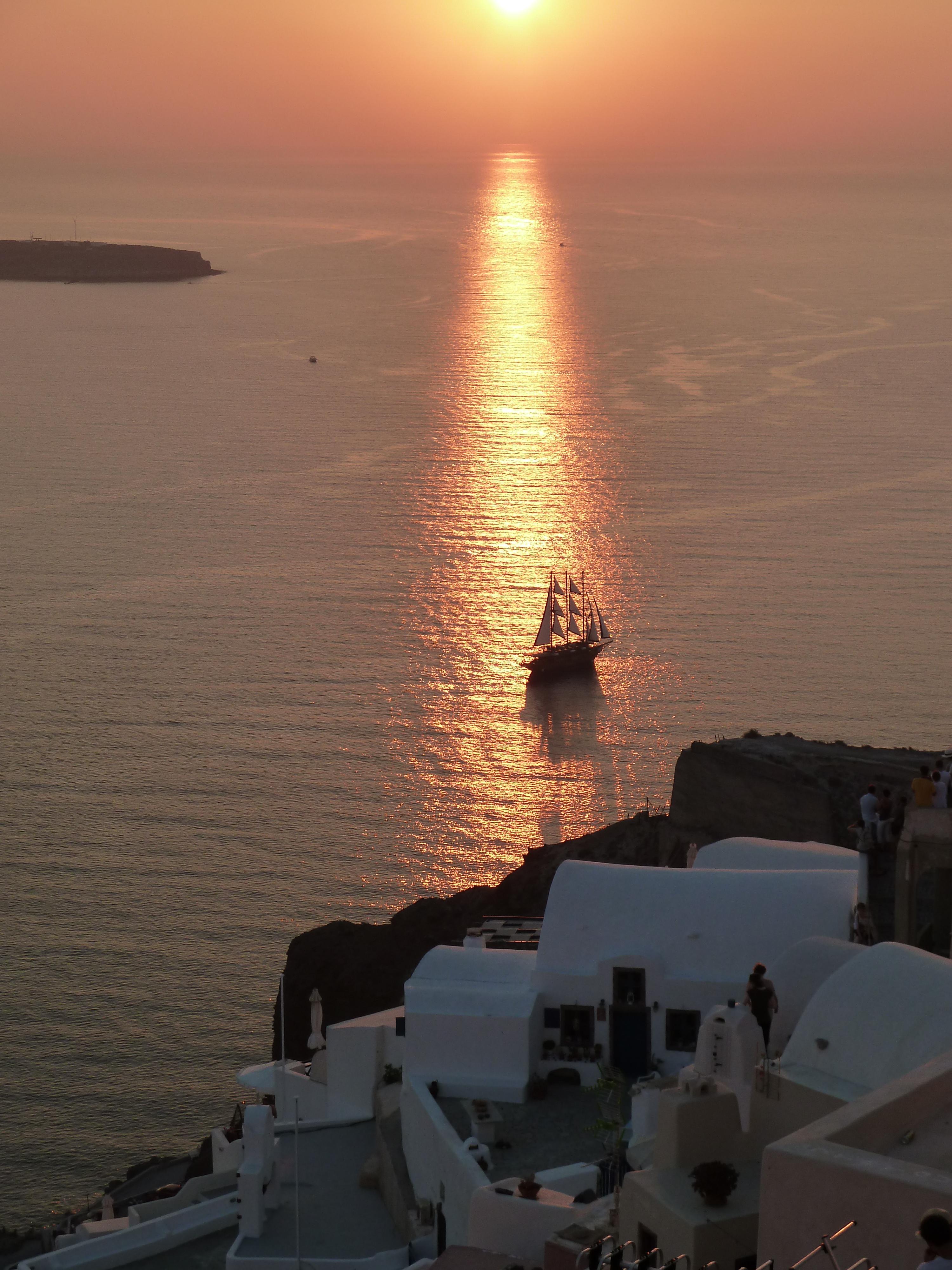 Puesta de sol en Oia, por Laura Aisenson