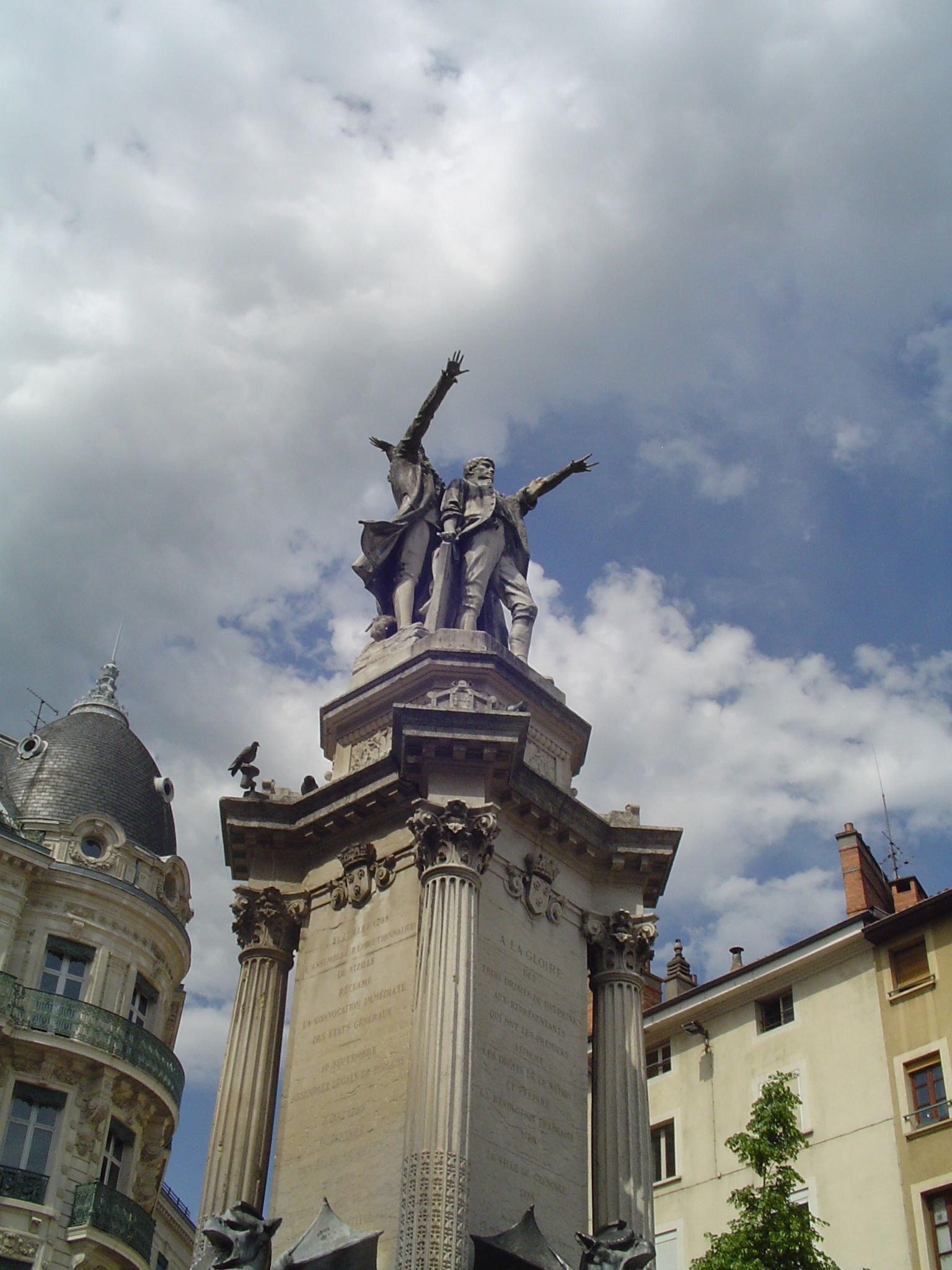 Fuente de los tres órdenes, por Robin Bouvier