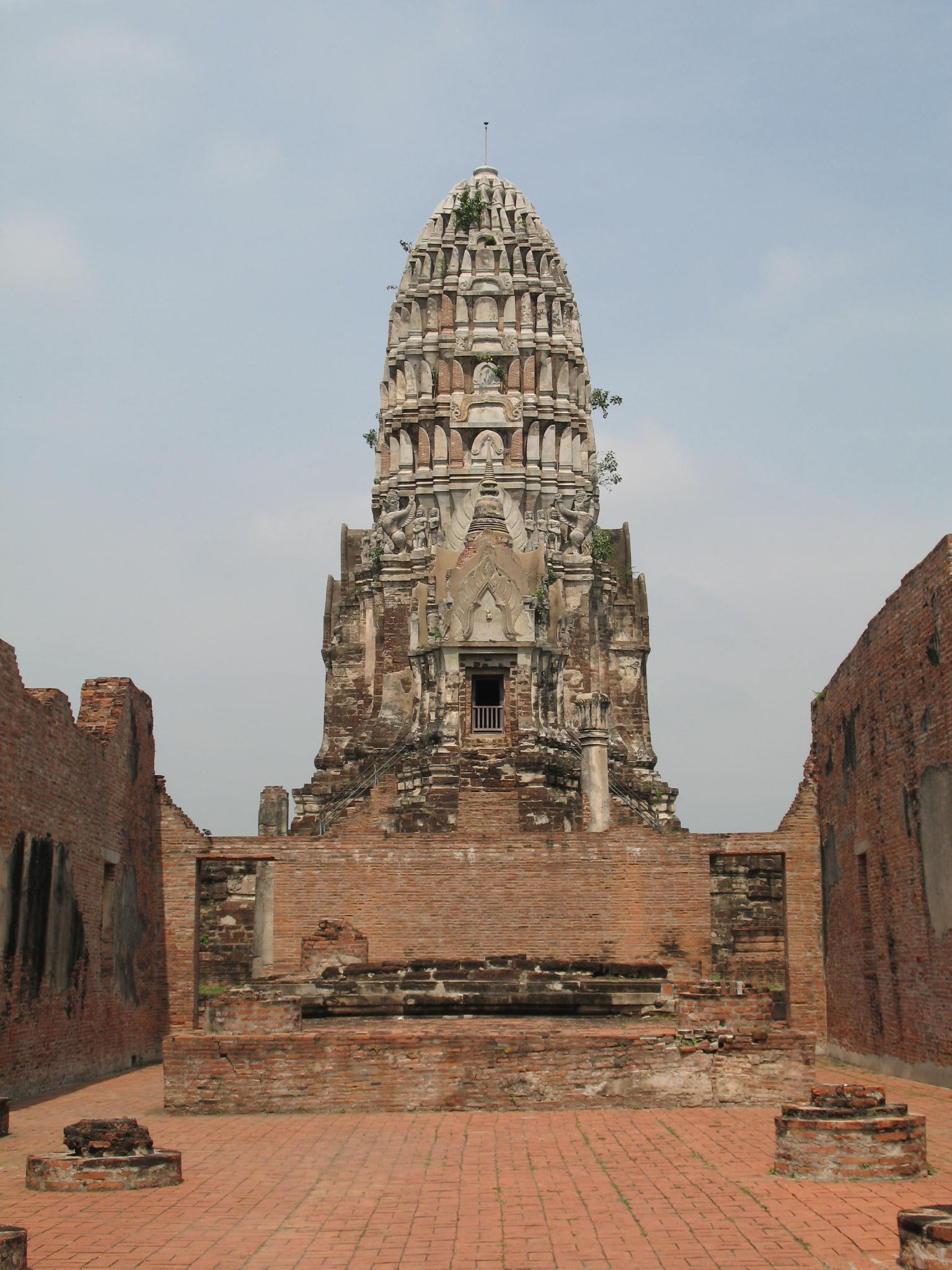 Wat Ratchaburana, por miguel a. cartagena