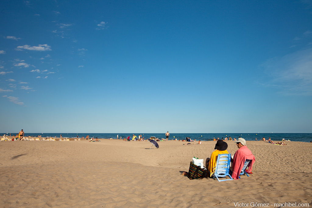 Playa de Narbonne, por Víctor Gómez - machbel