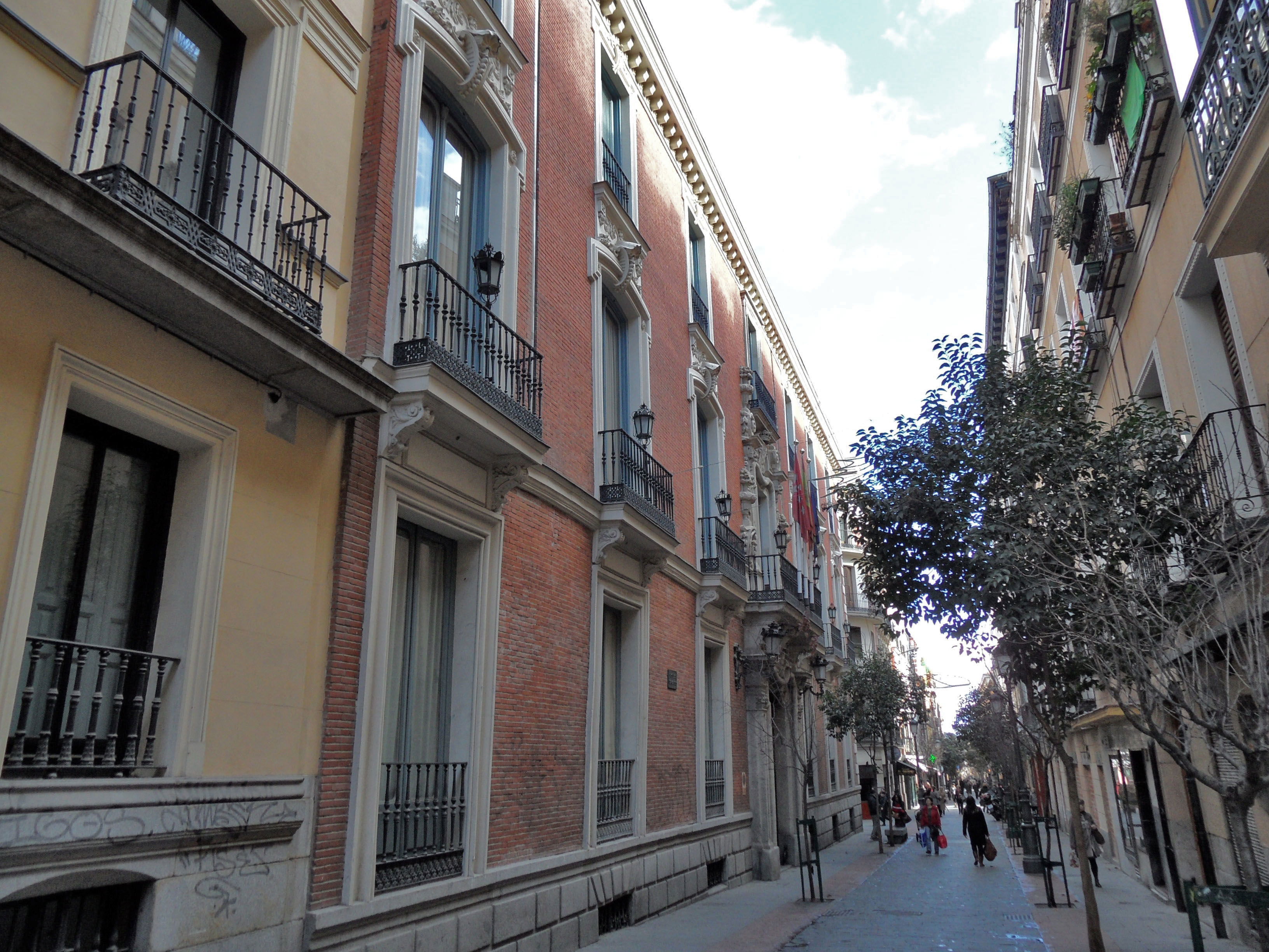 Letras en el suelo, Calle Huertas, por Dónde vamos Eva
