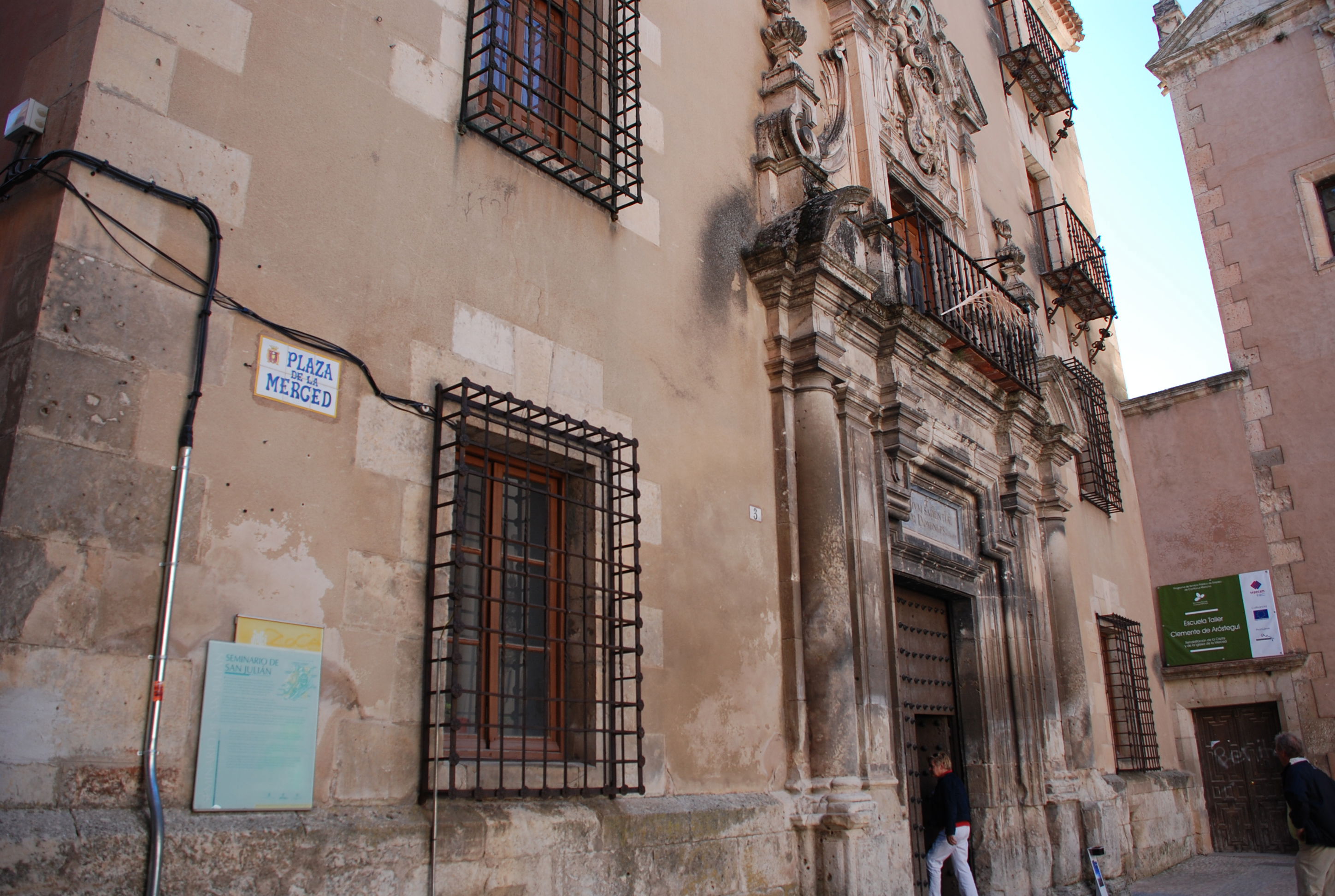 Plaza de la Merced, por Reconquista