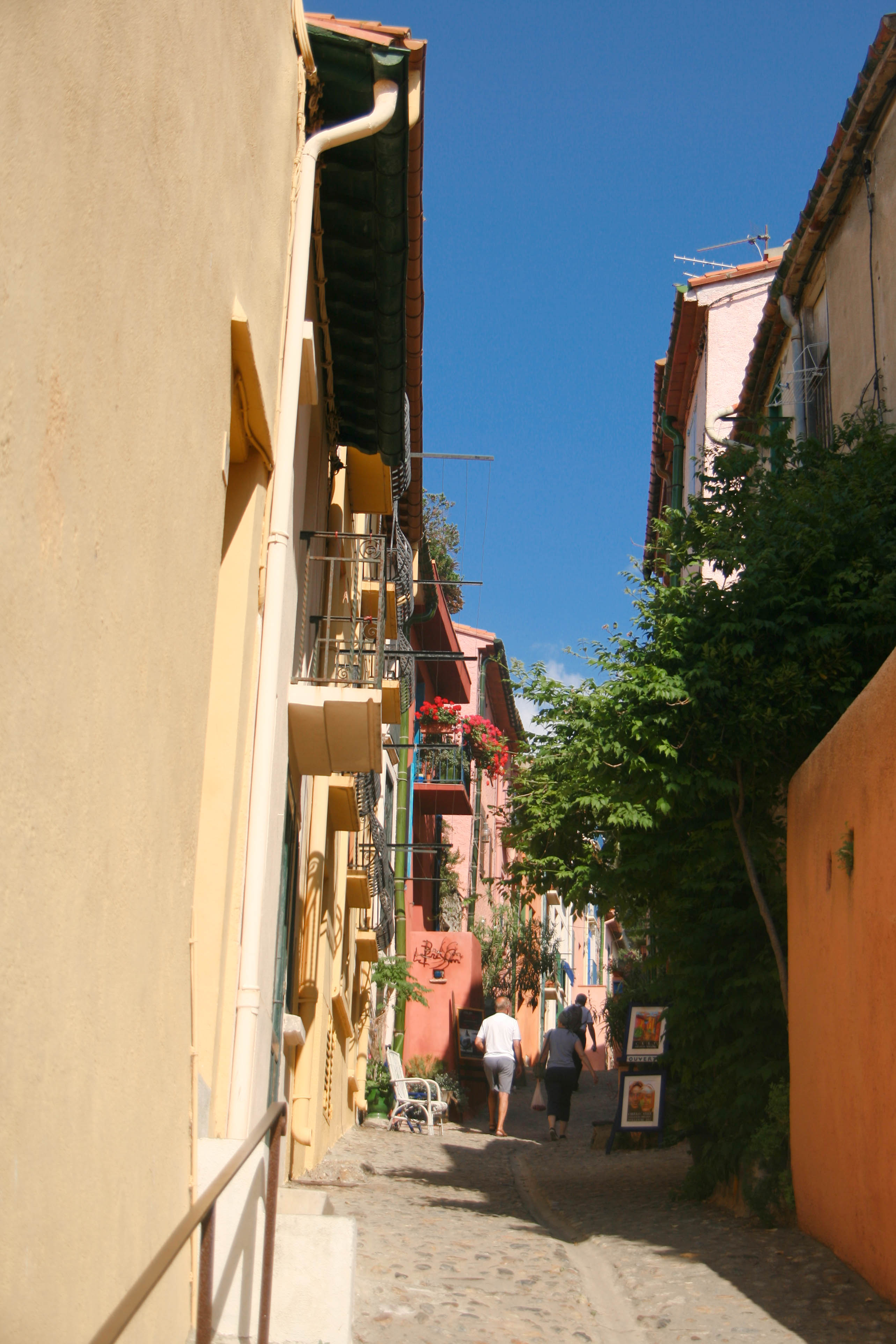 Calles encantadoras de Collioure que cuentan historias vibrantes