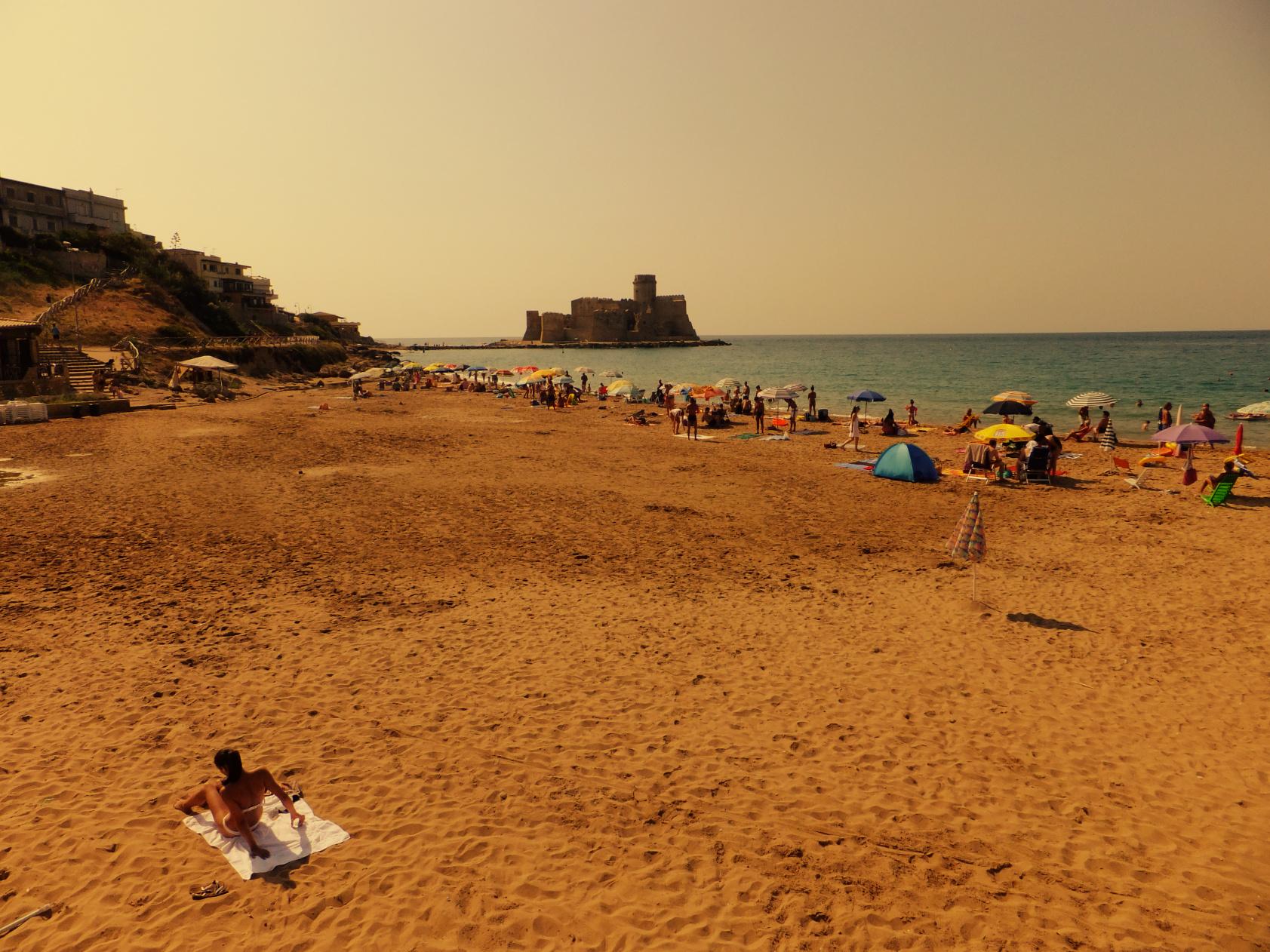 Spiaggia di Le Castella, por Claudio Rivellini