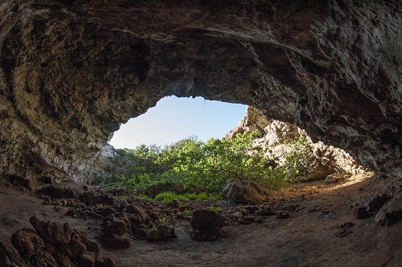 Cueva Il Latnija, por Malta a Vela