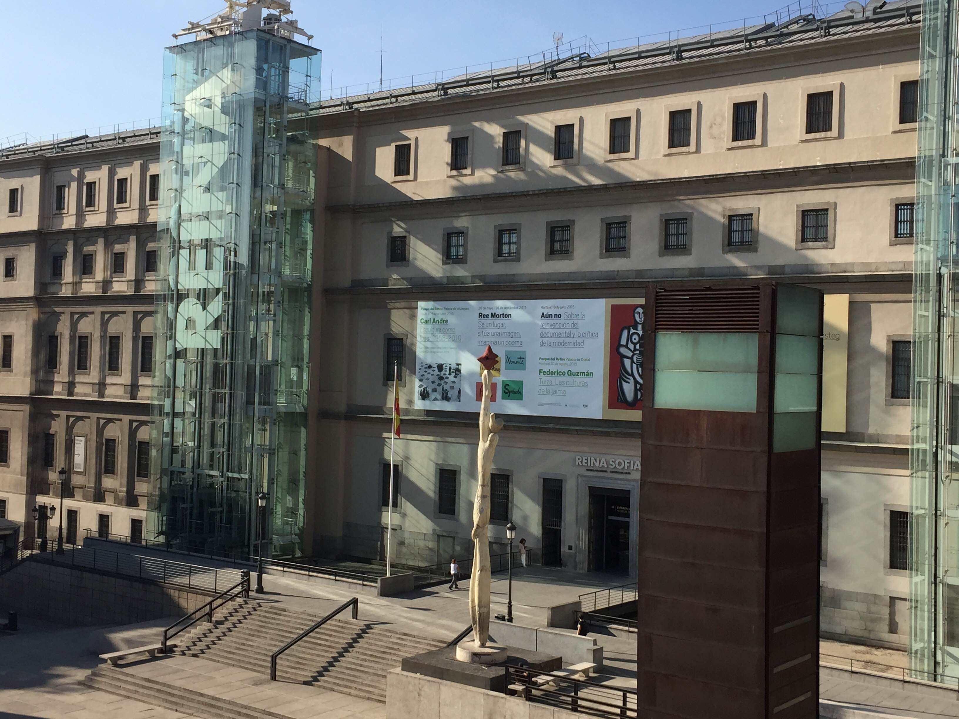 Plaza del Museo Reina Sofía, por zarzamora56
