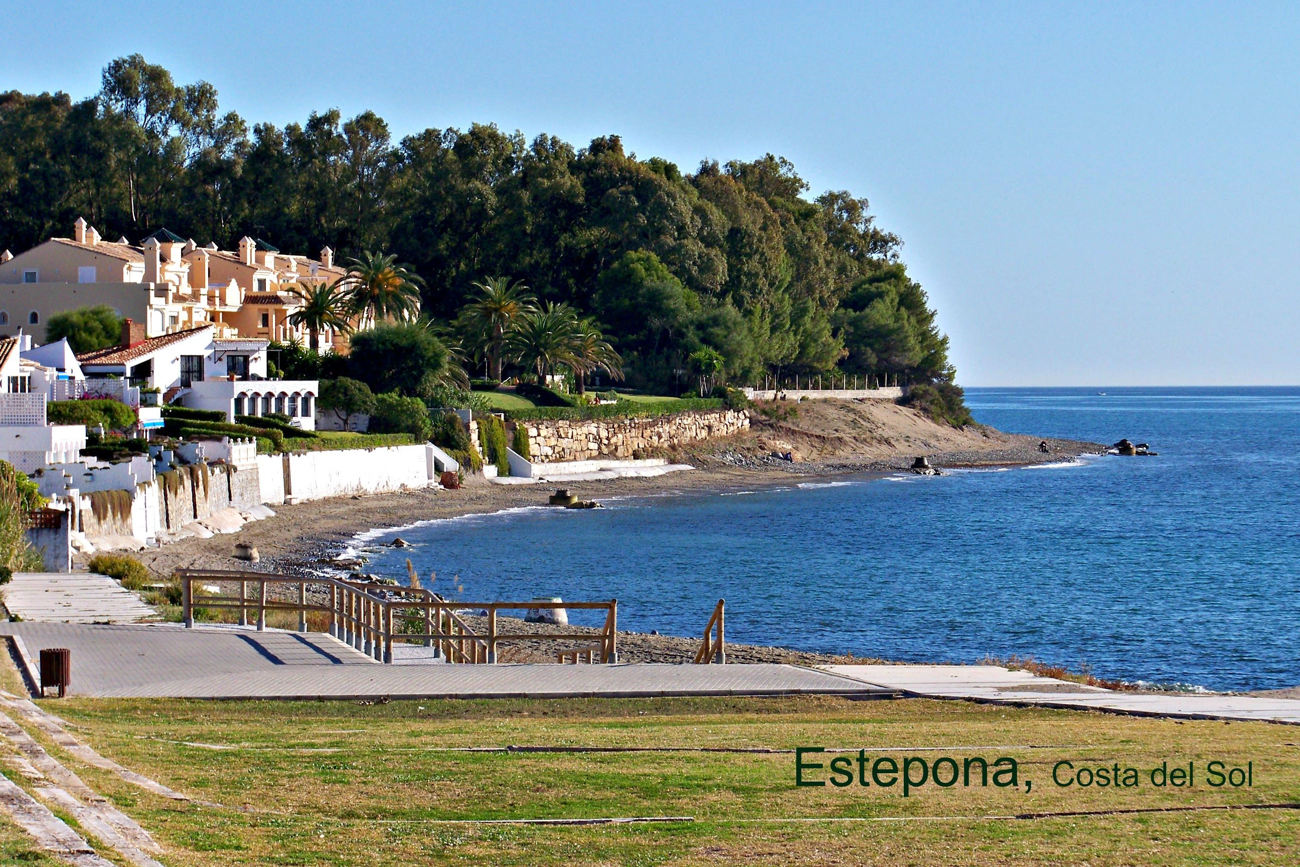 Playa Punta de la Plata, por Estepona Turismo