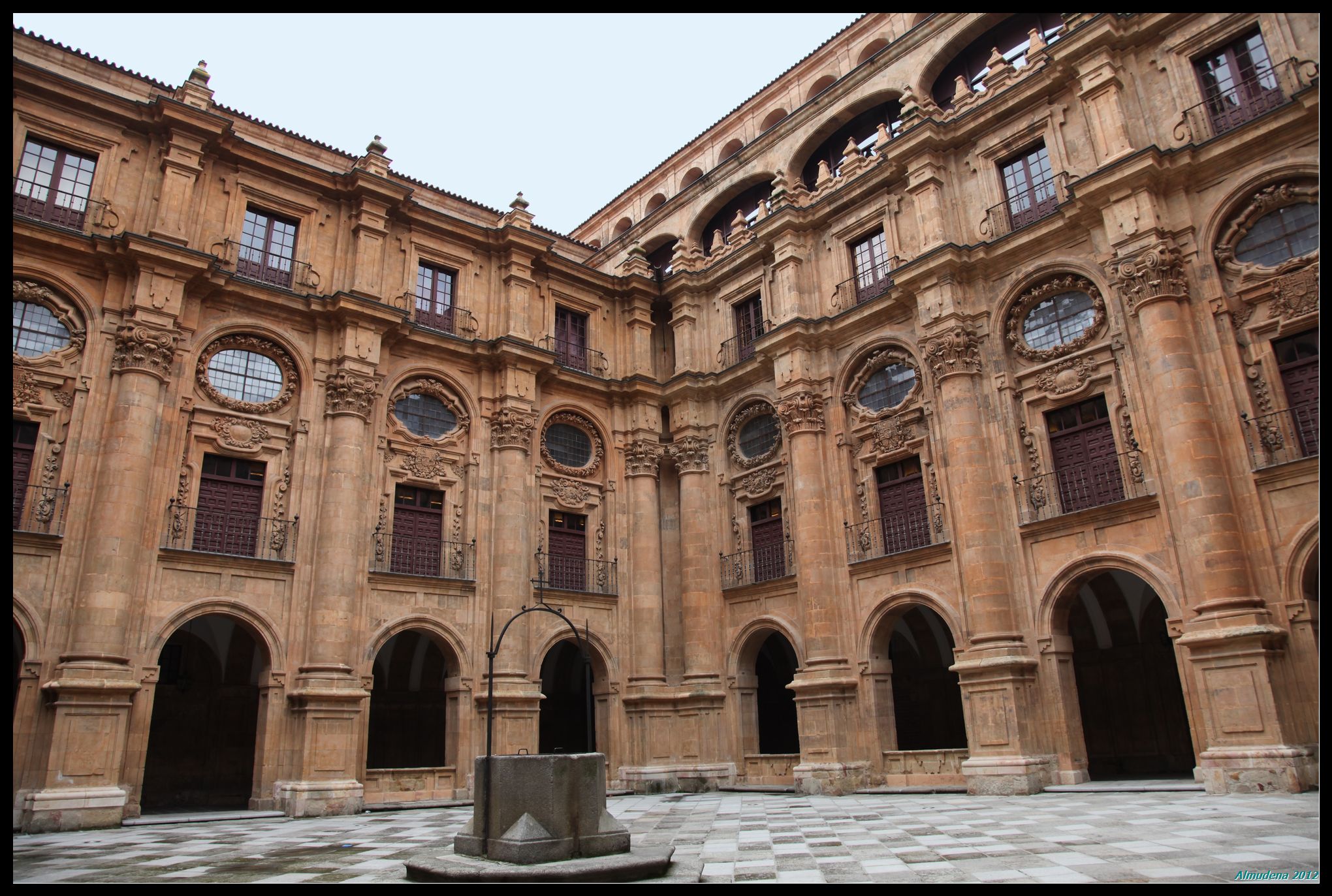 Universidad Pontificia, por Almudena
