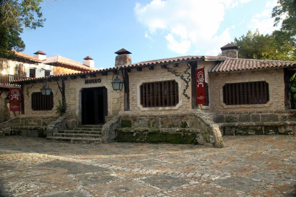 Museo Arqueológico Regional, por Lala