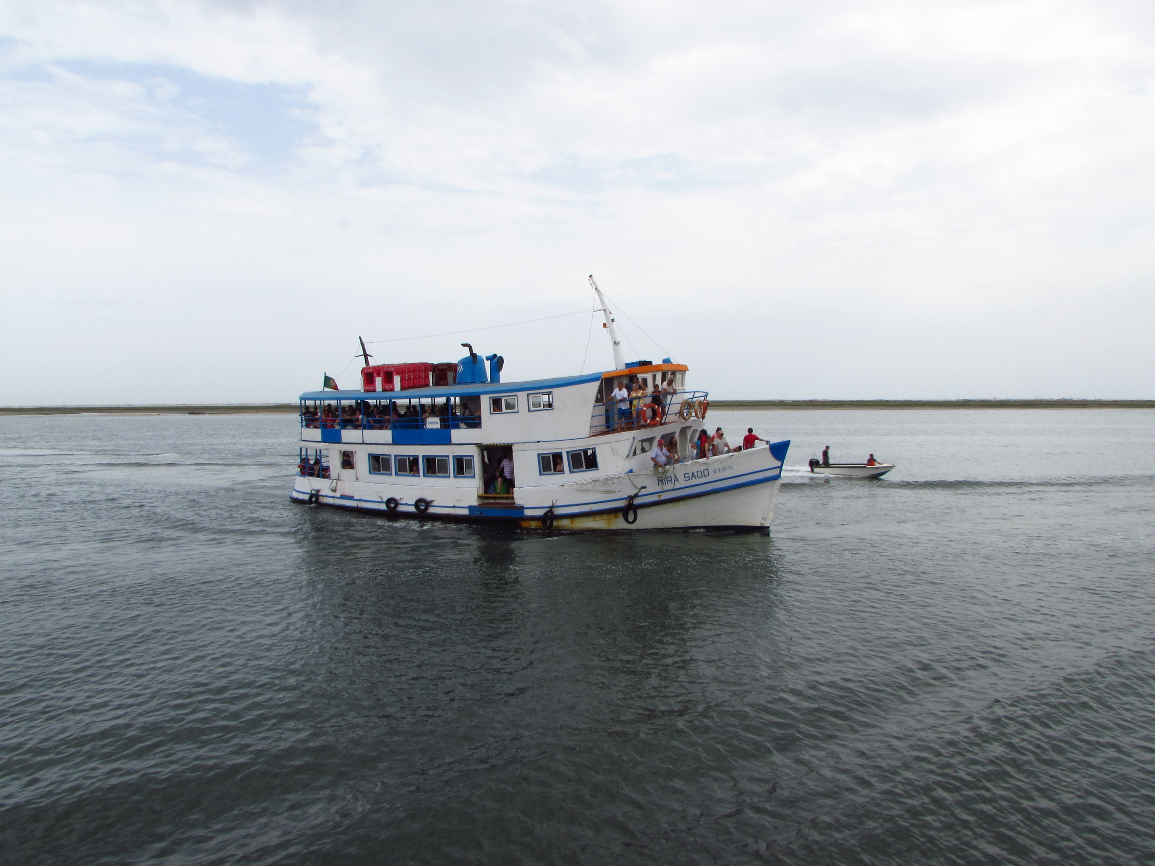 Porto de Embarque de Olhão, por Helena Compadre