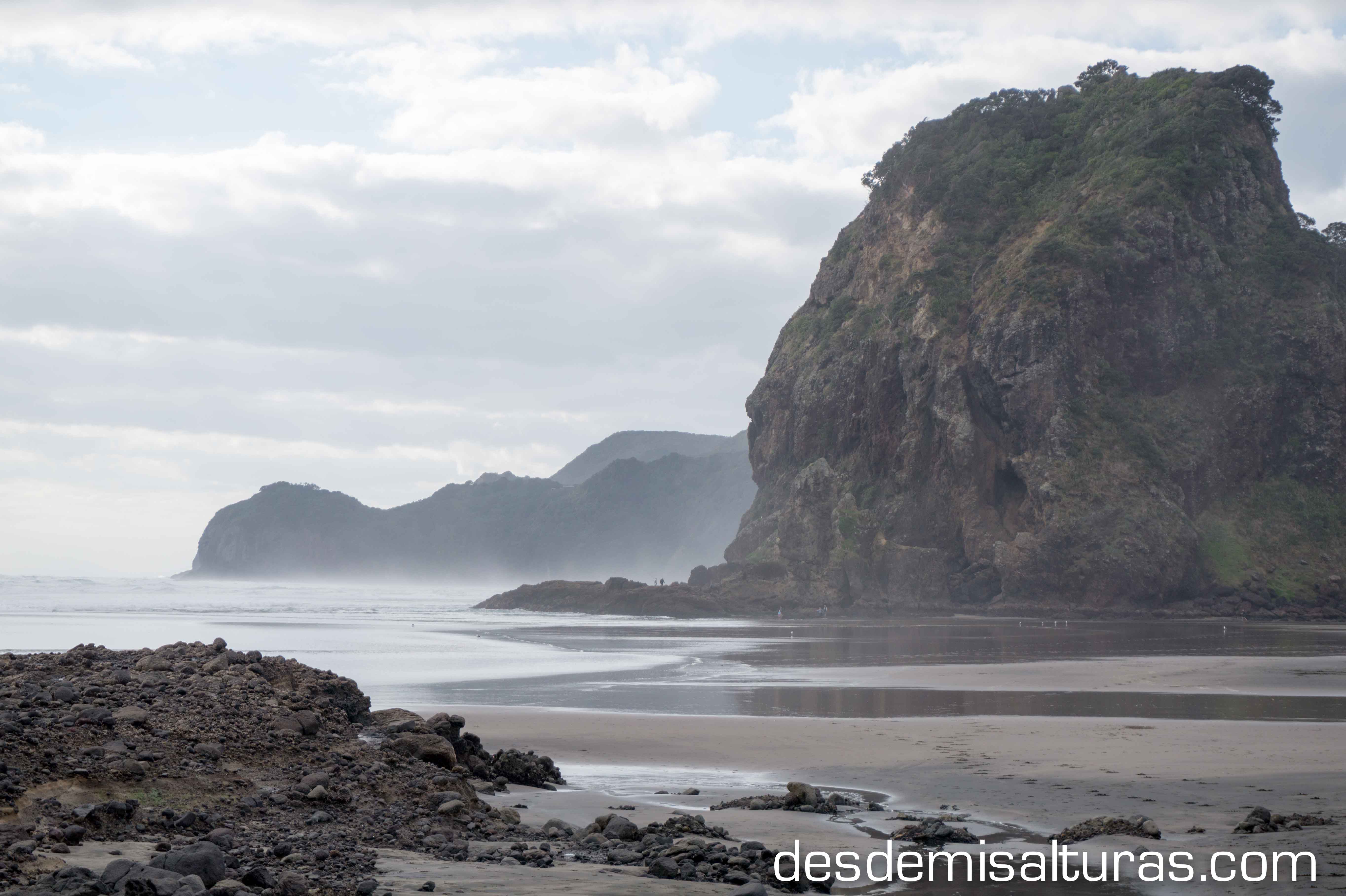 Roca del León de Piha, por desdemisalturas.com