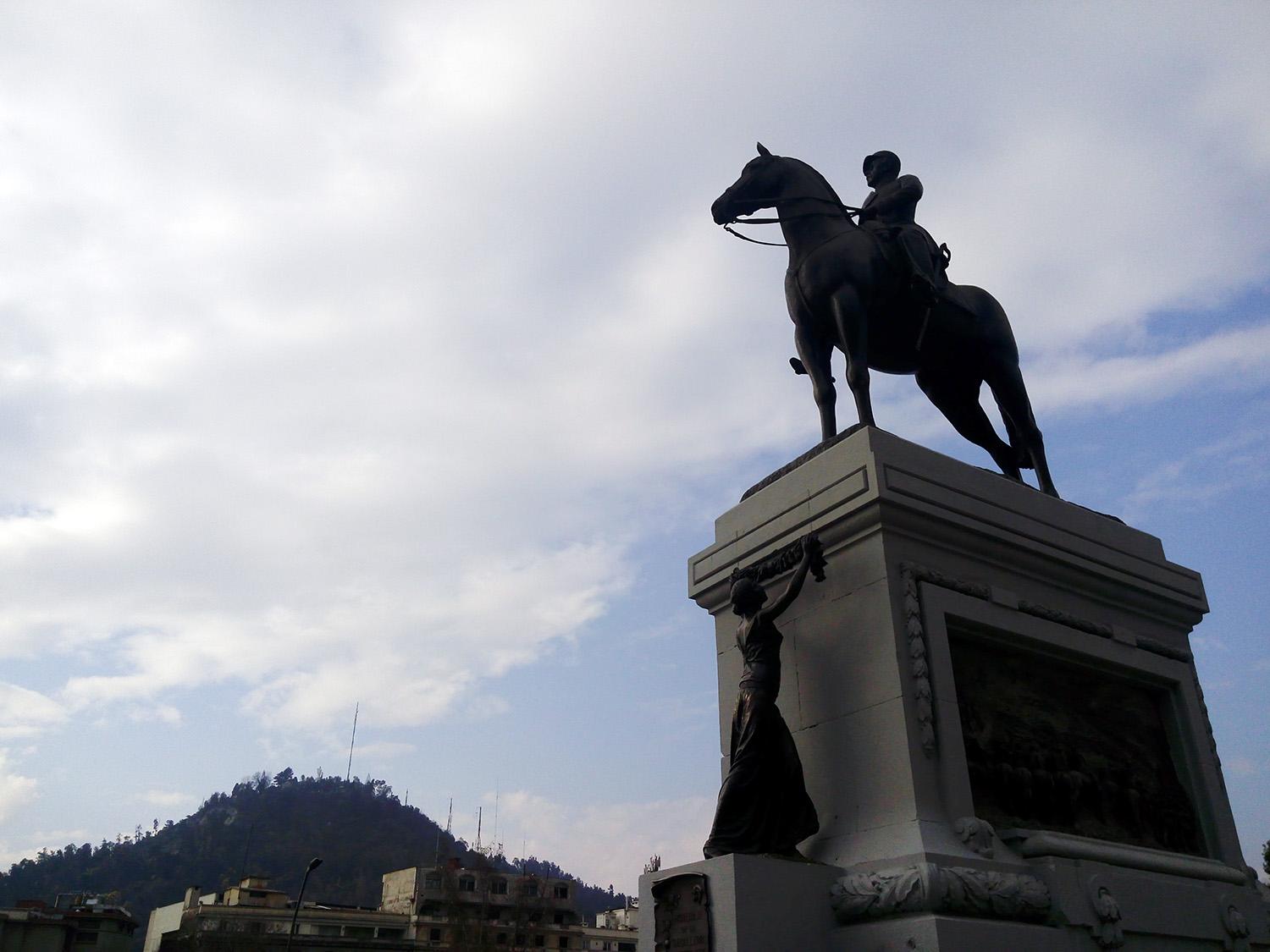 Monumento al General Baquedano, por Tribi Lin