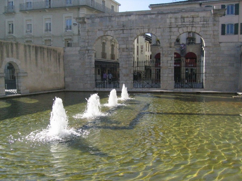 Plaza de la Fuente Caliente, por LaurenceP