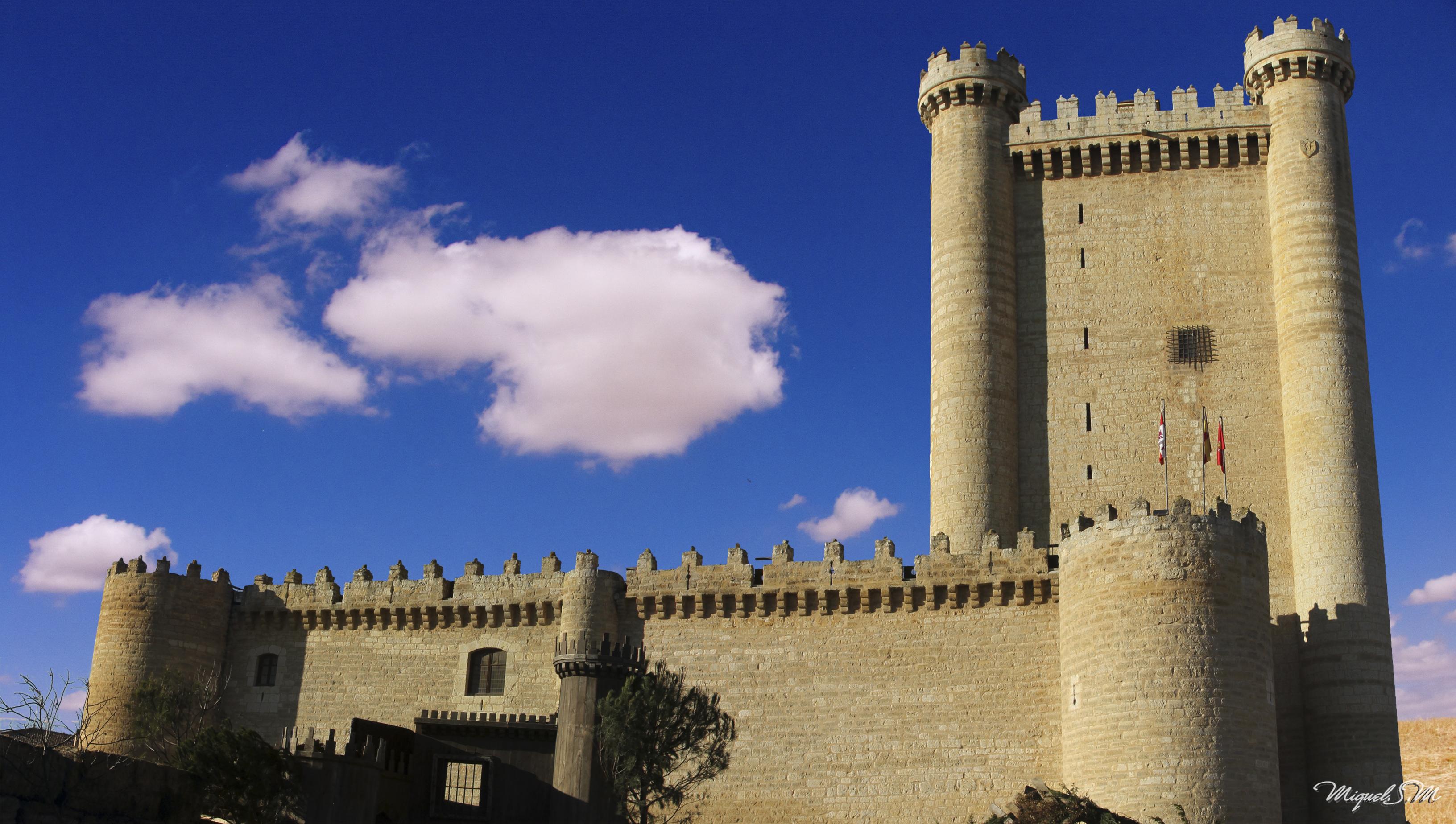 El Castillo de Fuensaldaña, por Miquel sancho