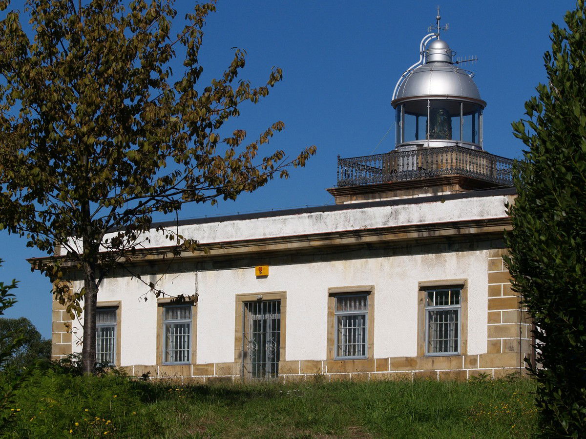 Faro de Ribadesella, por Carlos Olmo