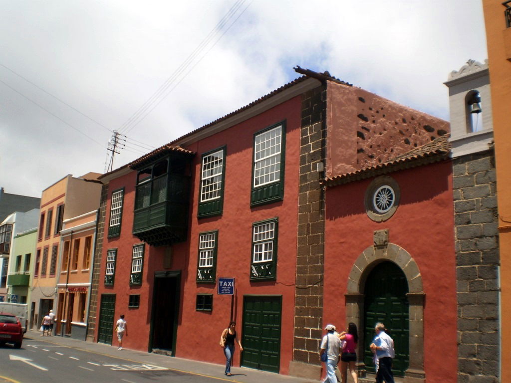 Casa Peraza y Ayala y Capilla de la Santísima Trinidad, por Lala