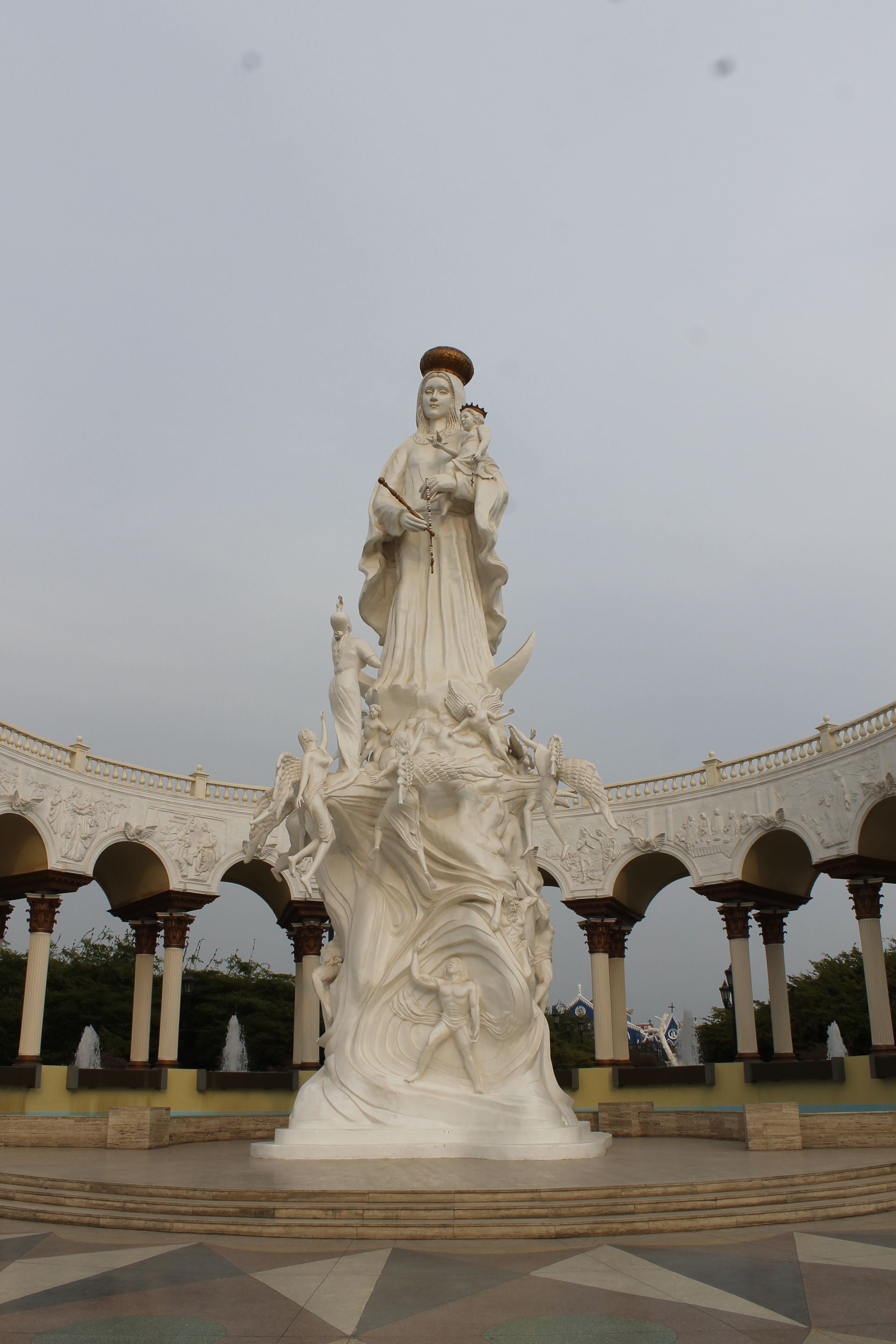 Plaza del Rosario de Nuestra Señora de Chiquinquirá, por Erika Paz