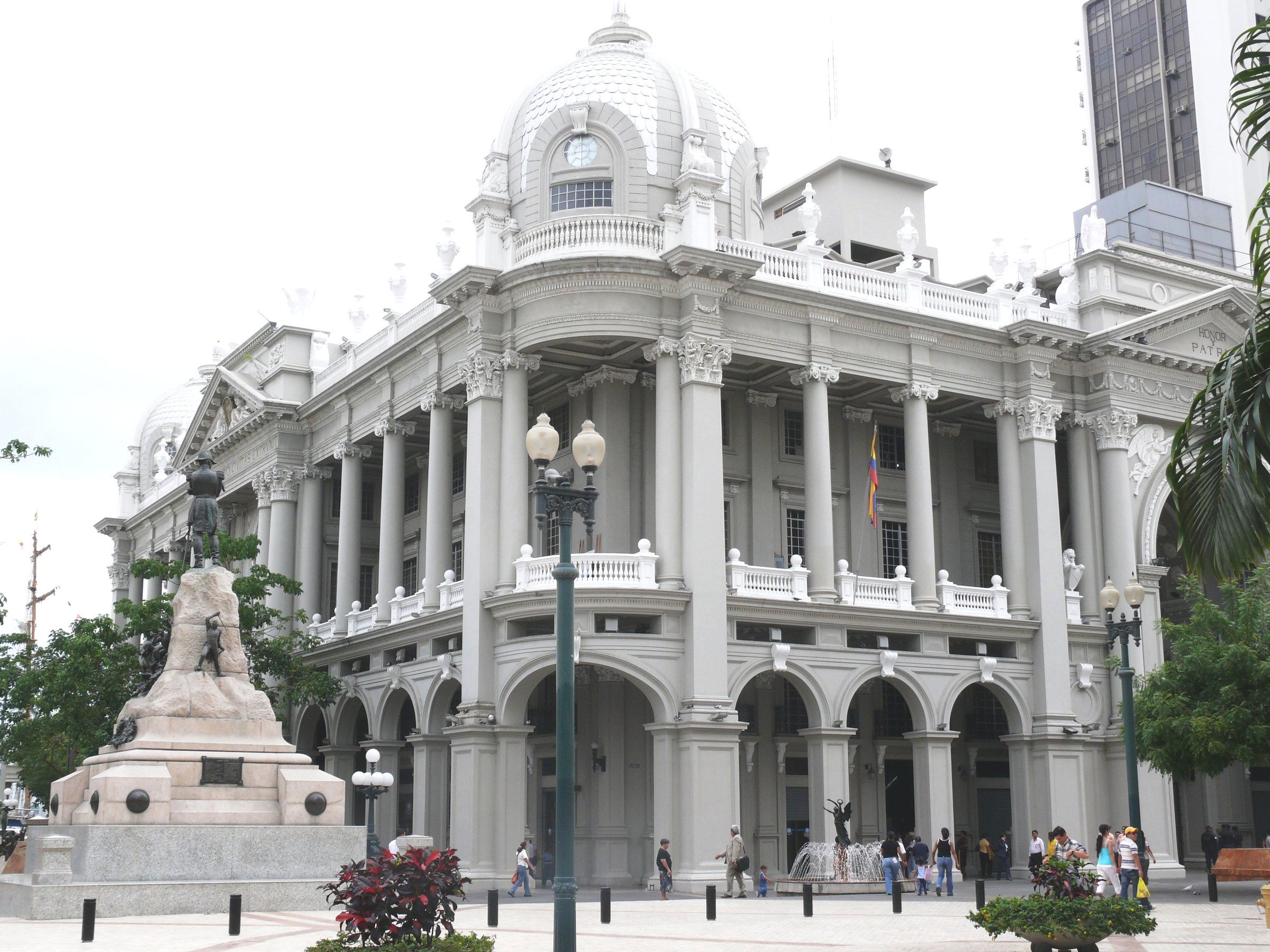 Edificio de la Alcaldia, por Ecuador