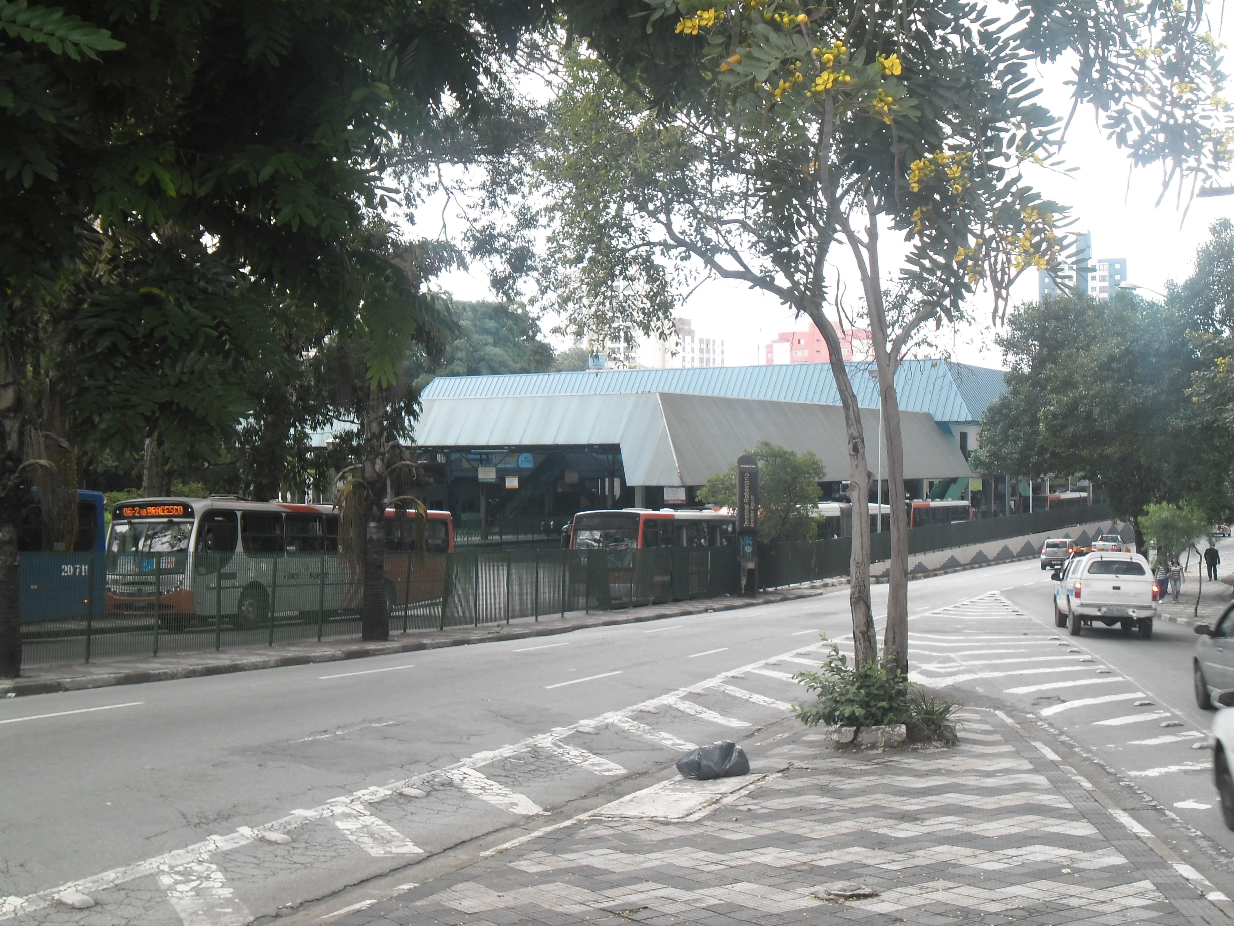 Estación de autobus de Vila Yara, por Paulo  Aventureiro