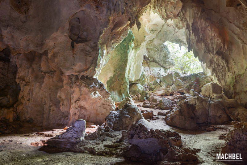 Cueva del Ferrocarril, por Víctor Gómez - machbel