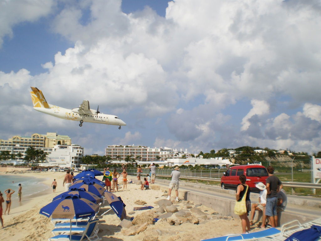 Aterrizajes en Maho Beach, por Lala