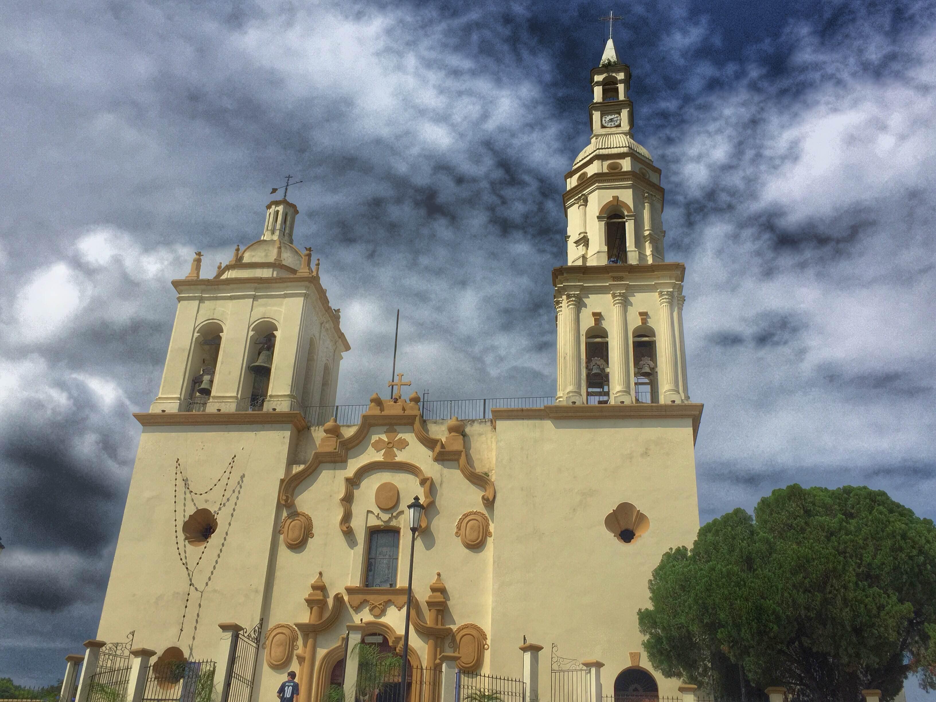 Iglesia de Santiago Apostol, Santiago, NL, por Diana Patricia Montemayor Flores