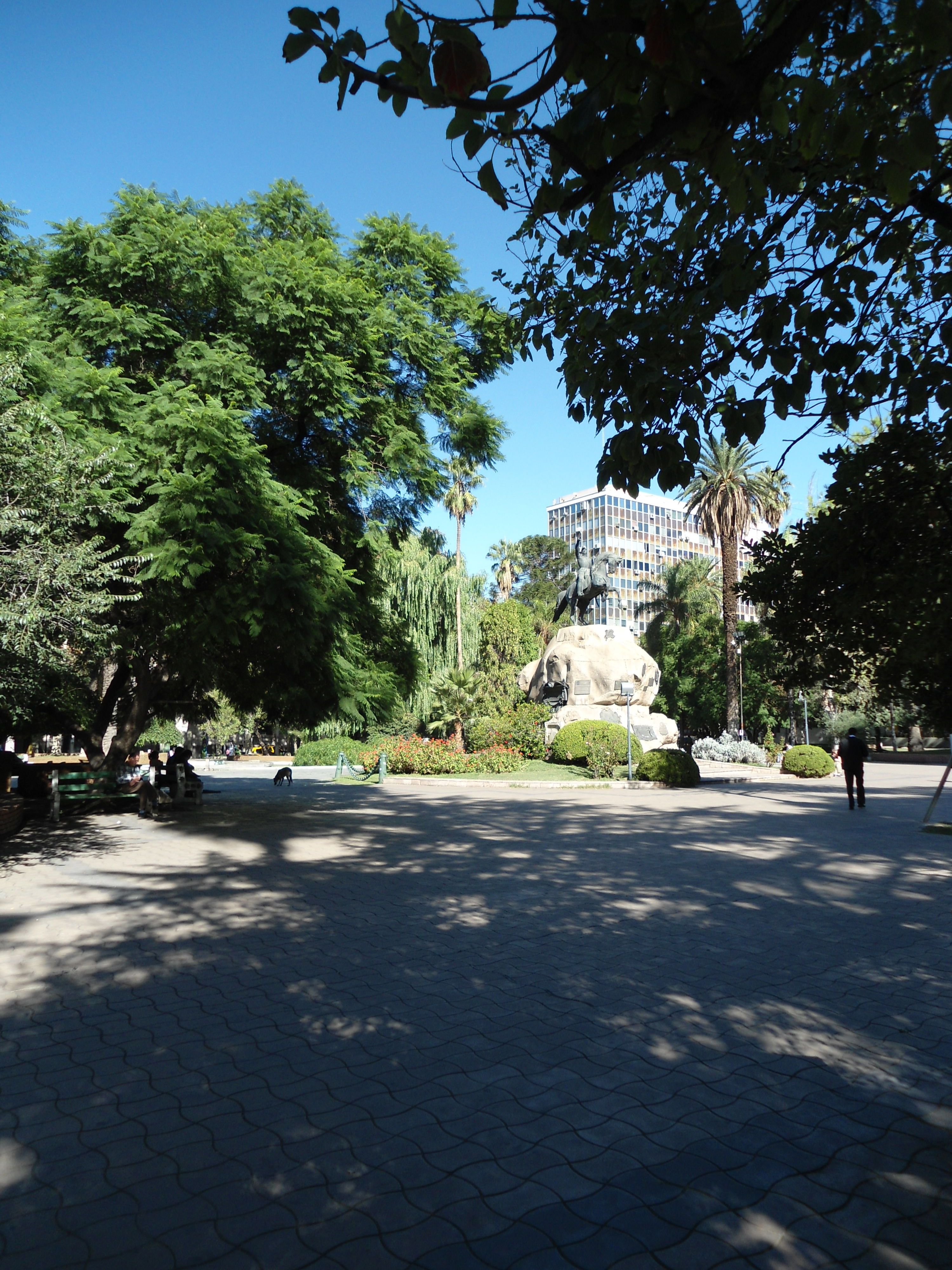 Plaza San Martin, por Marie & Matt