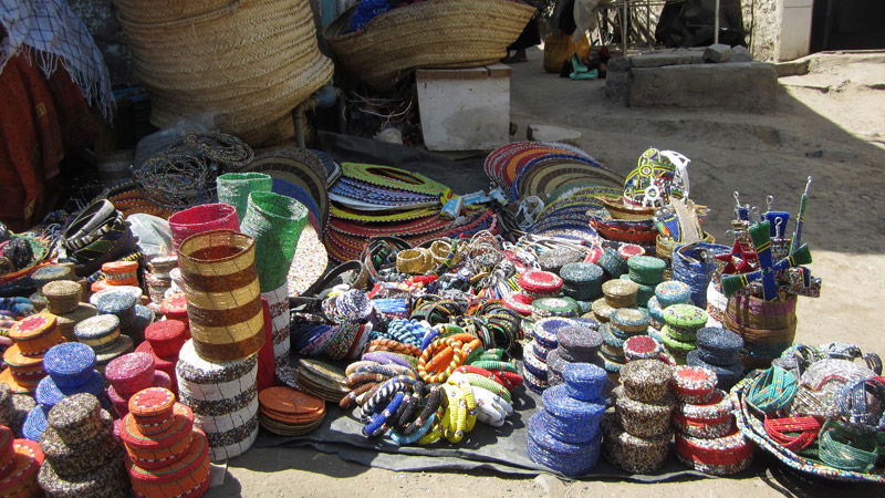 Mercado artesanías de Arusha, por Un Cambio de Aires