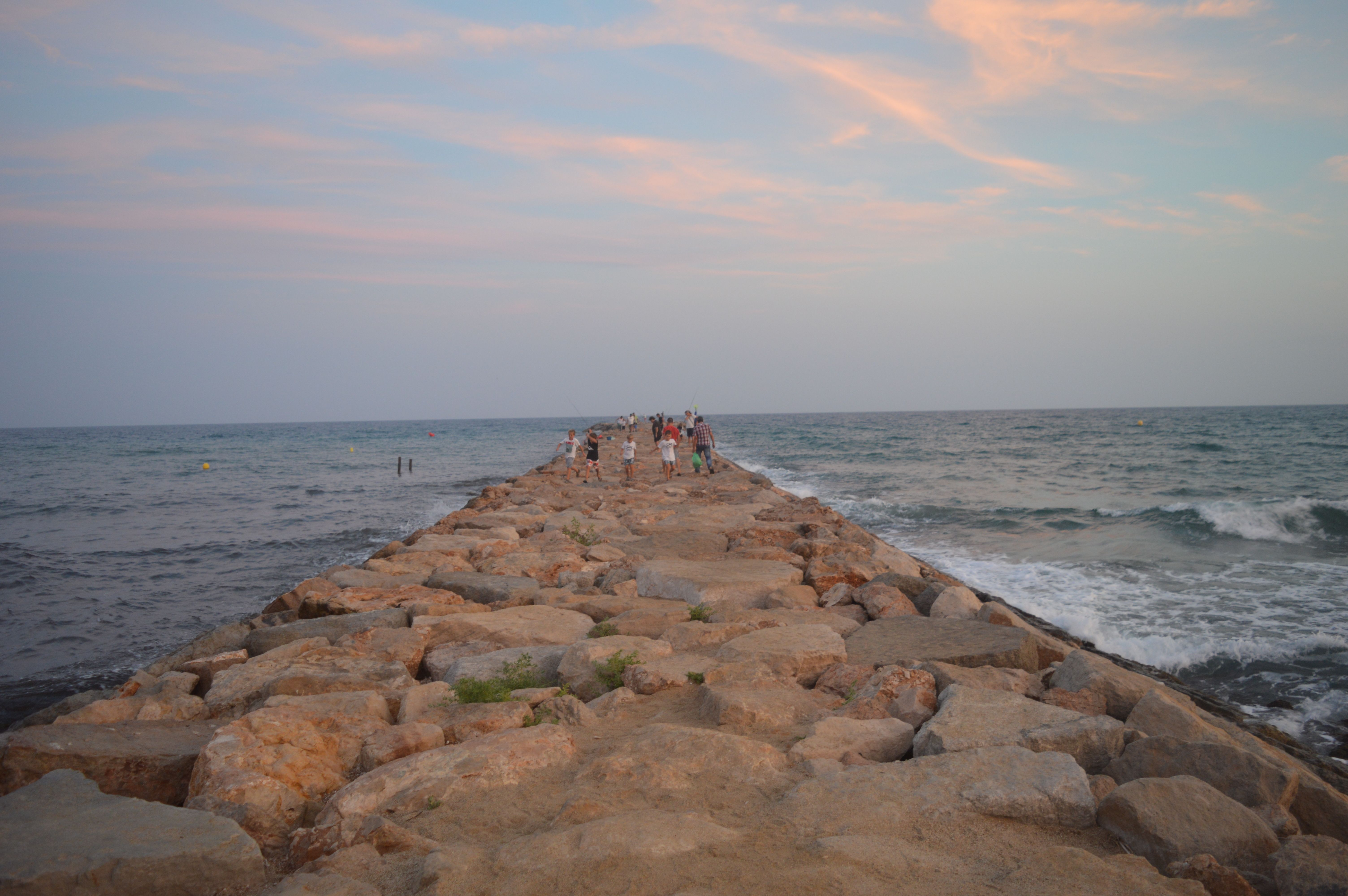 Playas en Cambrils que te sorprenderán y encantarán este verano