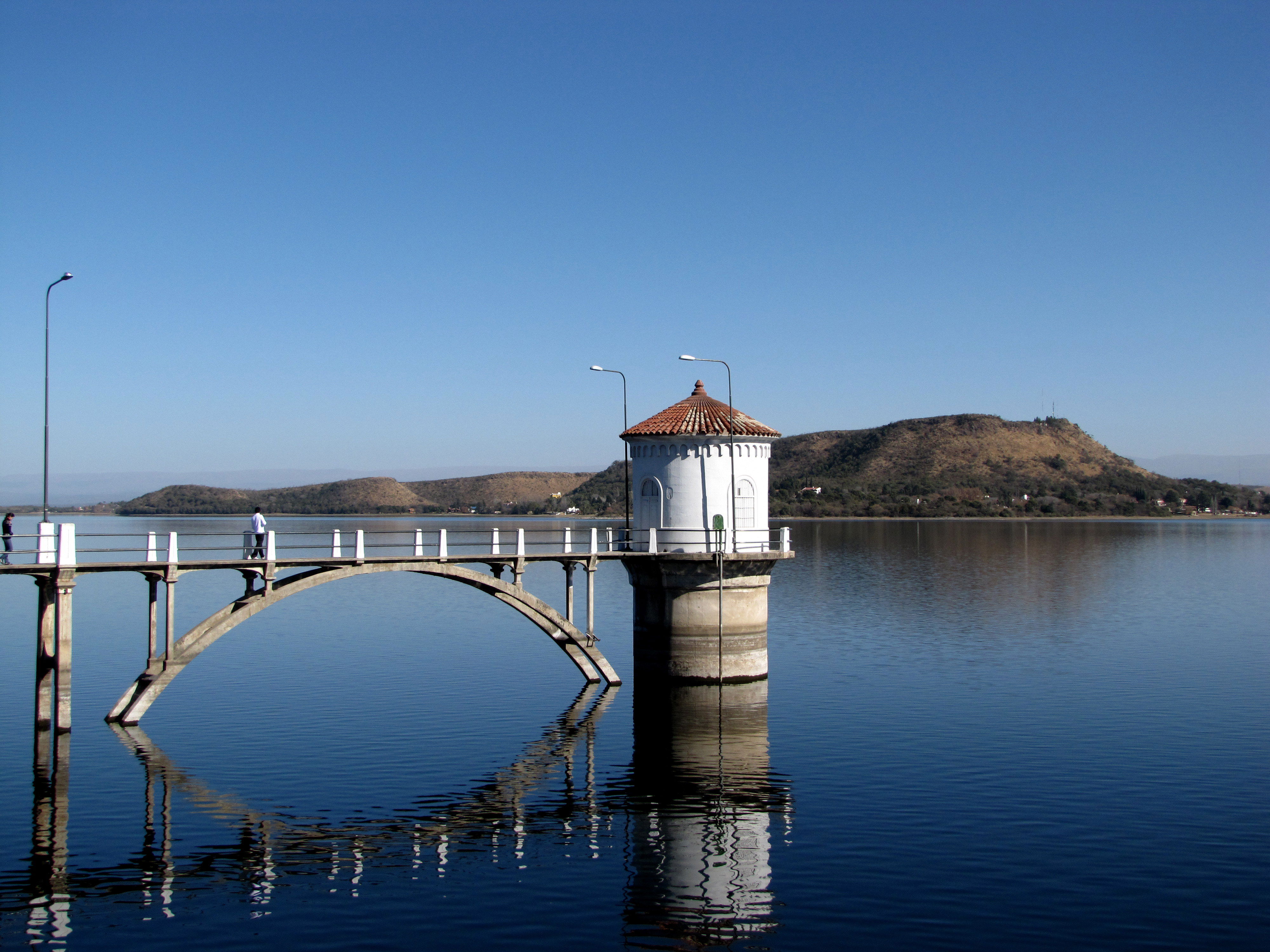 Lago Los Molinos, por Juan Noel Diaz