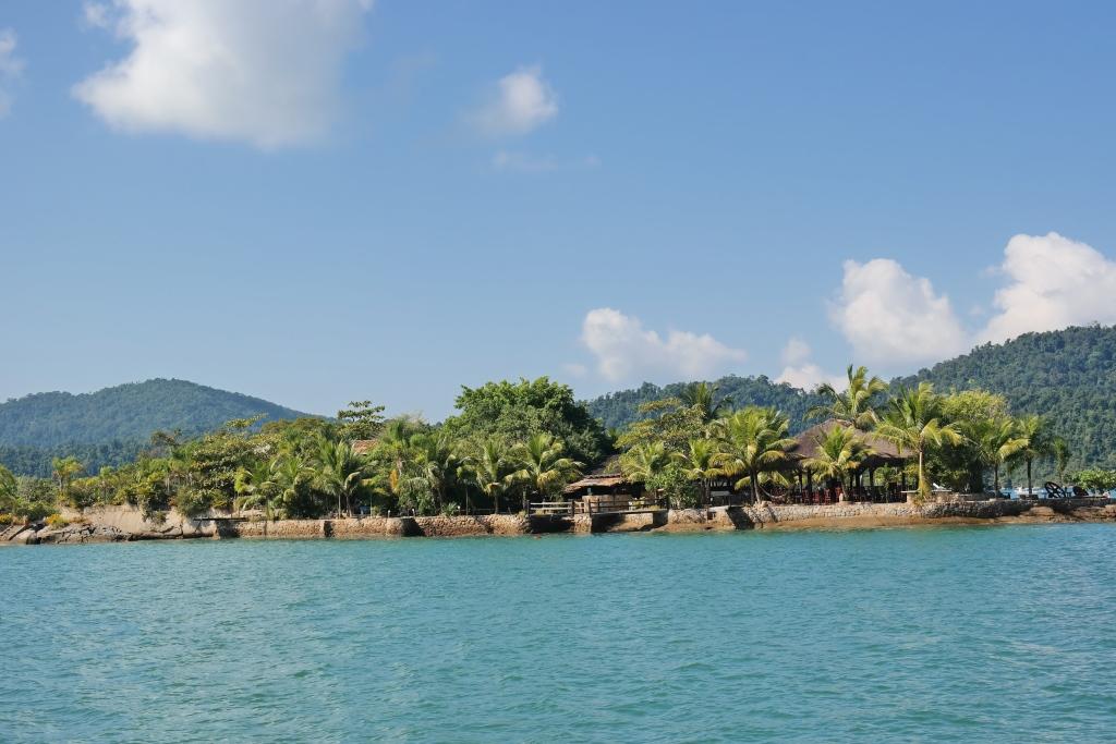 Isla Rasa, por Leo Araújo