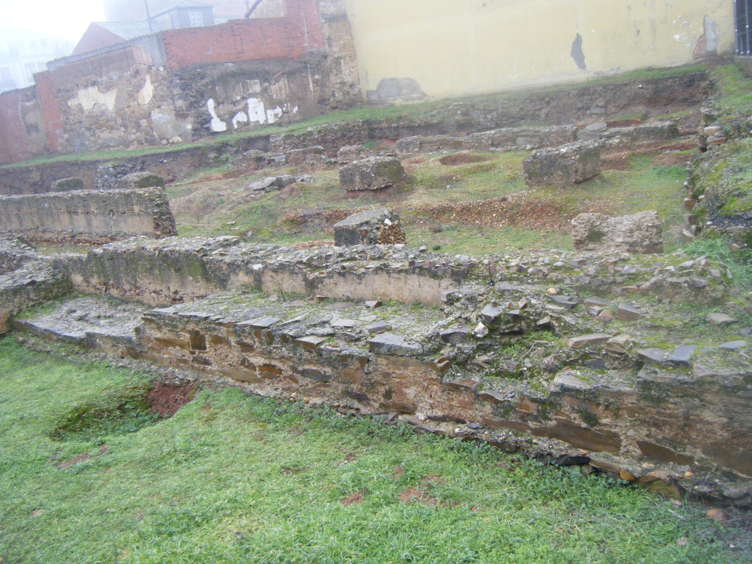 Antiguas ruinas romanas, por Yoli ChamBa