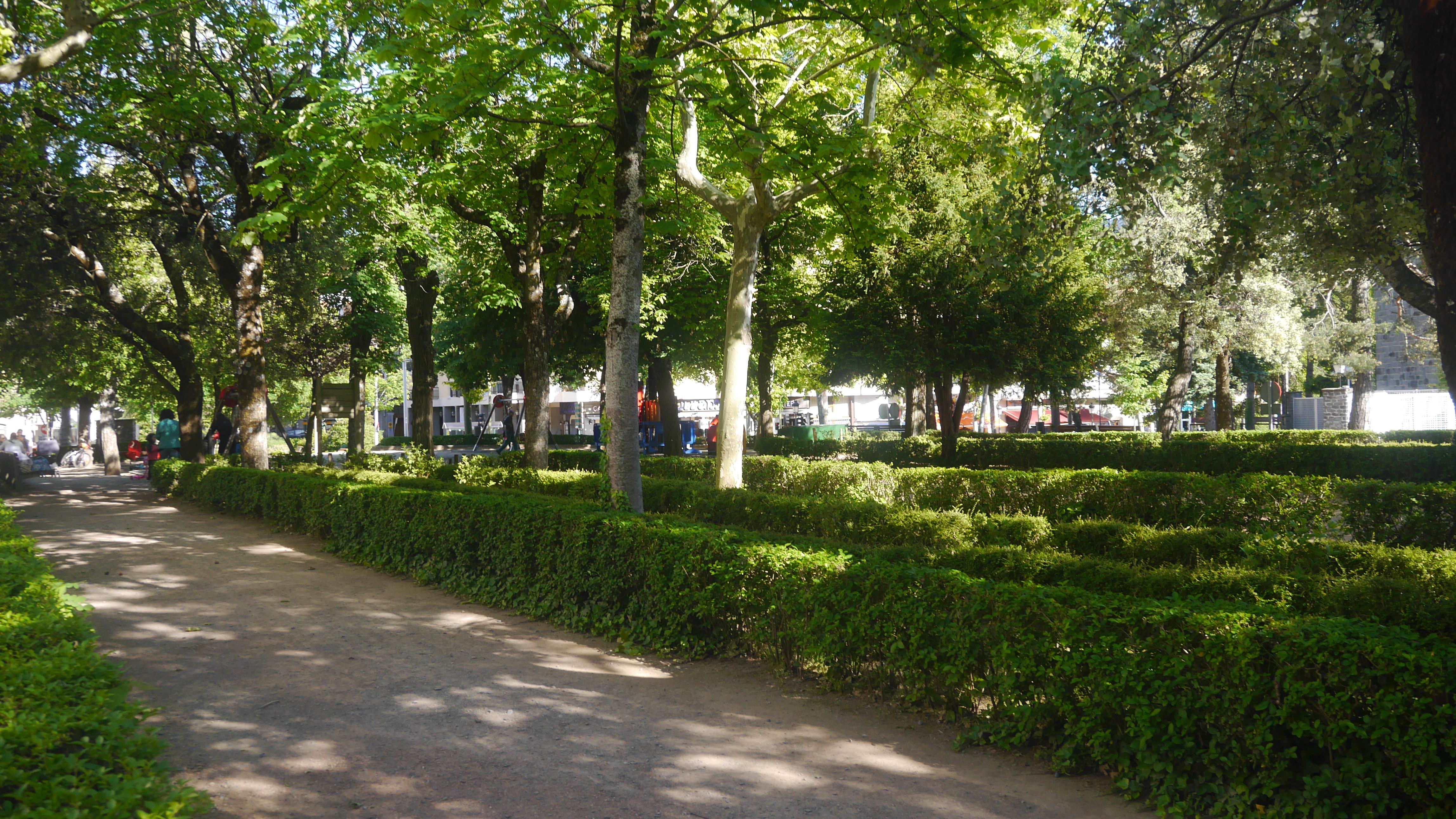 Jardines en Huesca, un recorrido por la belleza natural de la ciudad