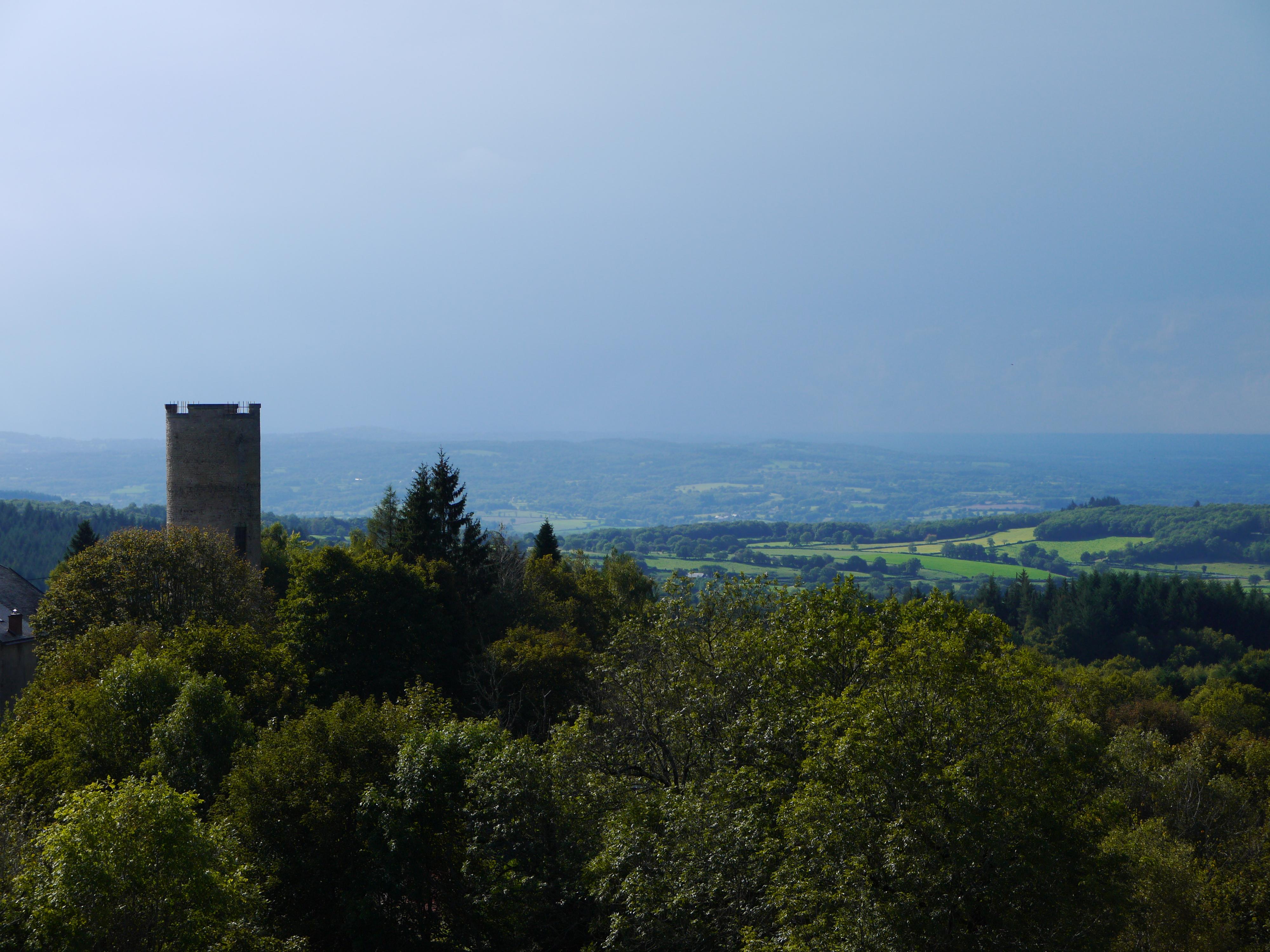 Torre de Toulx sainte croix, por Eloïse 