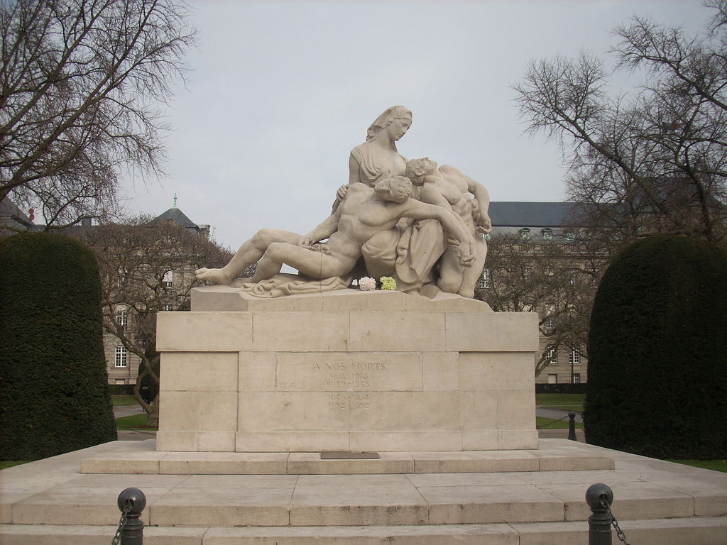 Monumento a los muertos Plaza de la République, por Marina Carli